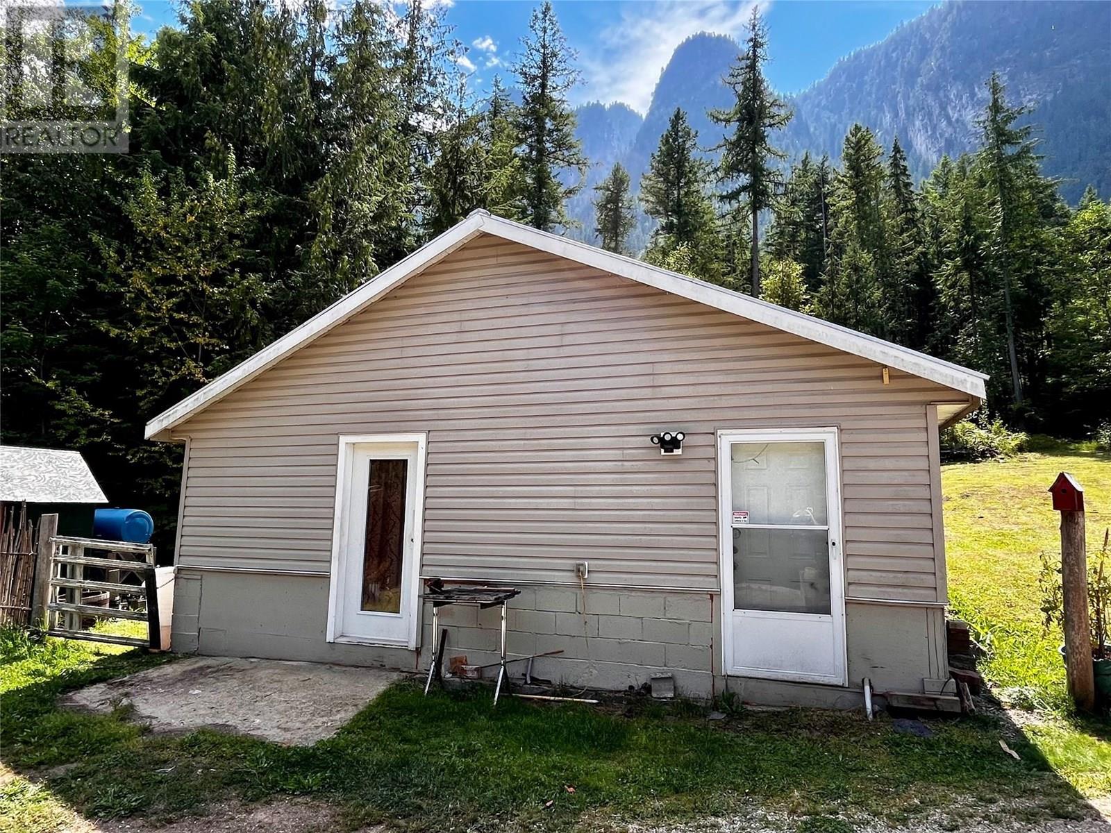 3867 Rock Island Road, Nakusp, British Columbia  V0G 1R1 - Photo 66 - 10358198