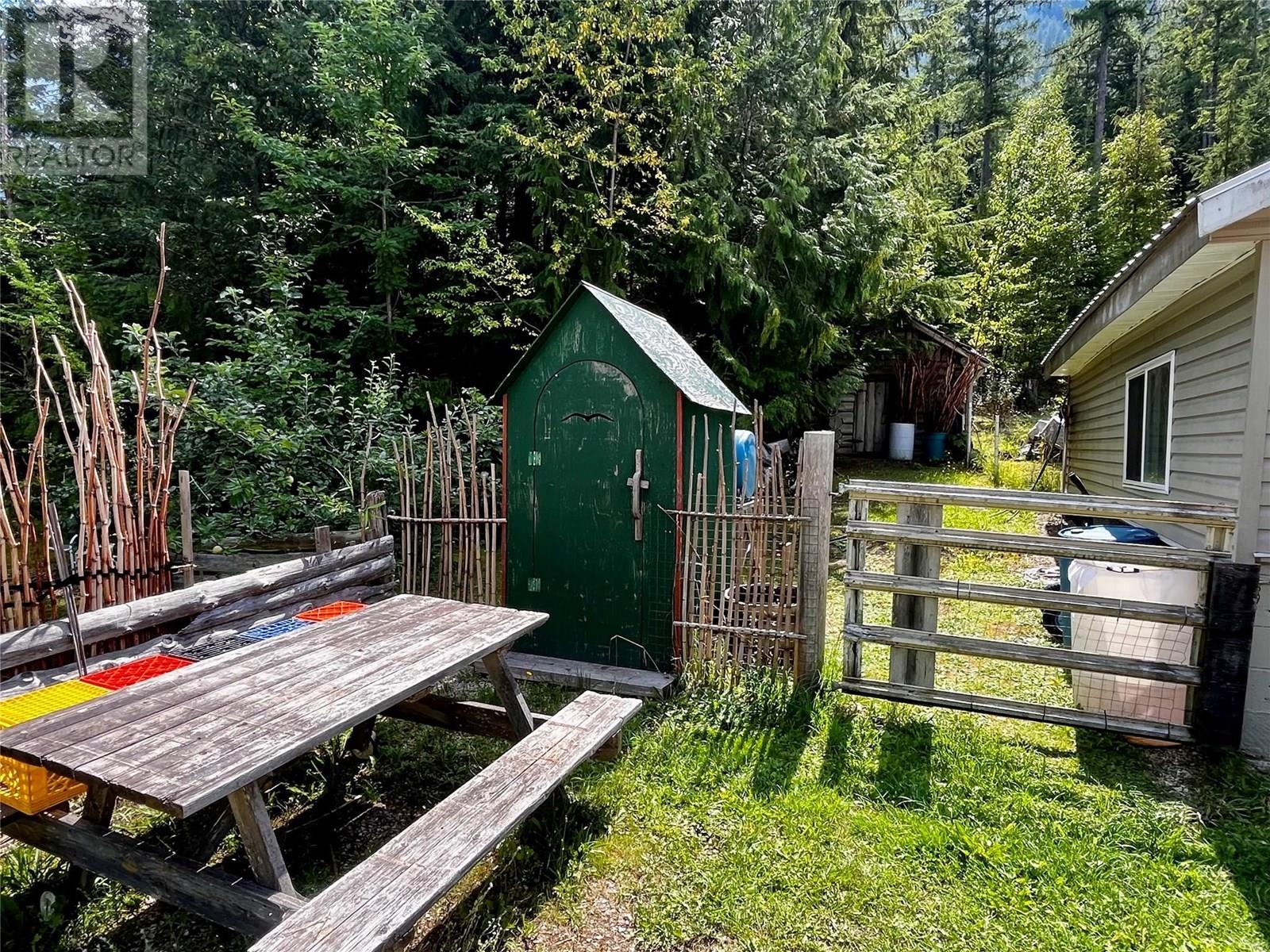 3867 Rock Island Road, Nakusp, British Columbia  V0G 1R1 - Photo 70 - 10358198