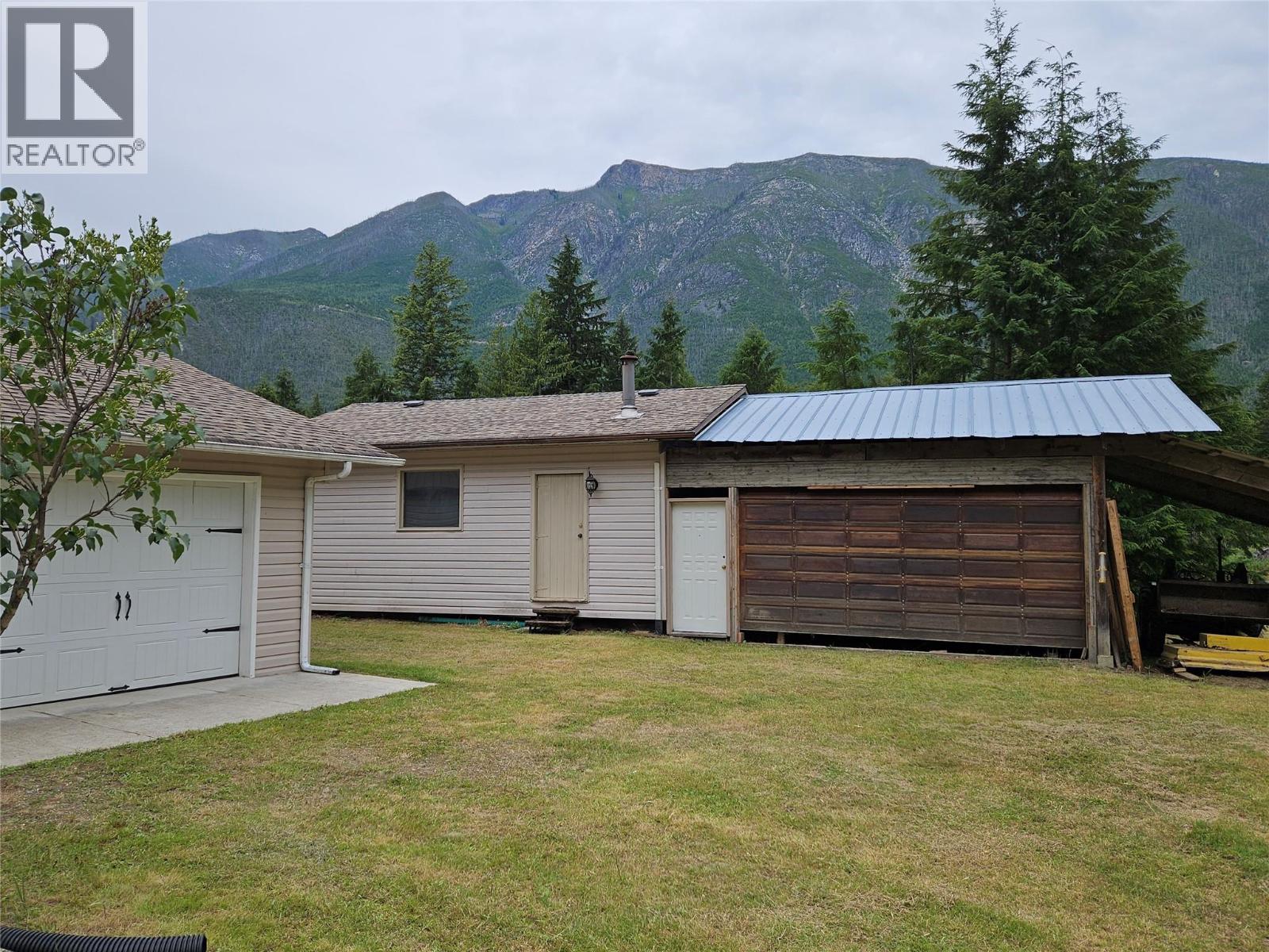145 Mostyn Road, Arrow Park, British Columbia  V0G 1R1 - Photo 10 - 10358231