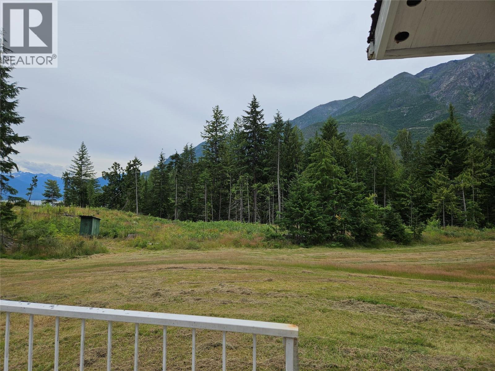 145 Mostyn Road, Arrow Park, British Columbia  V0G 1R1 - Photo 3 - 10358231