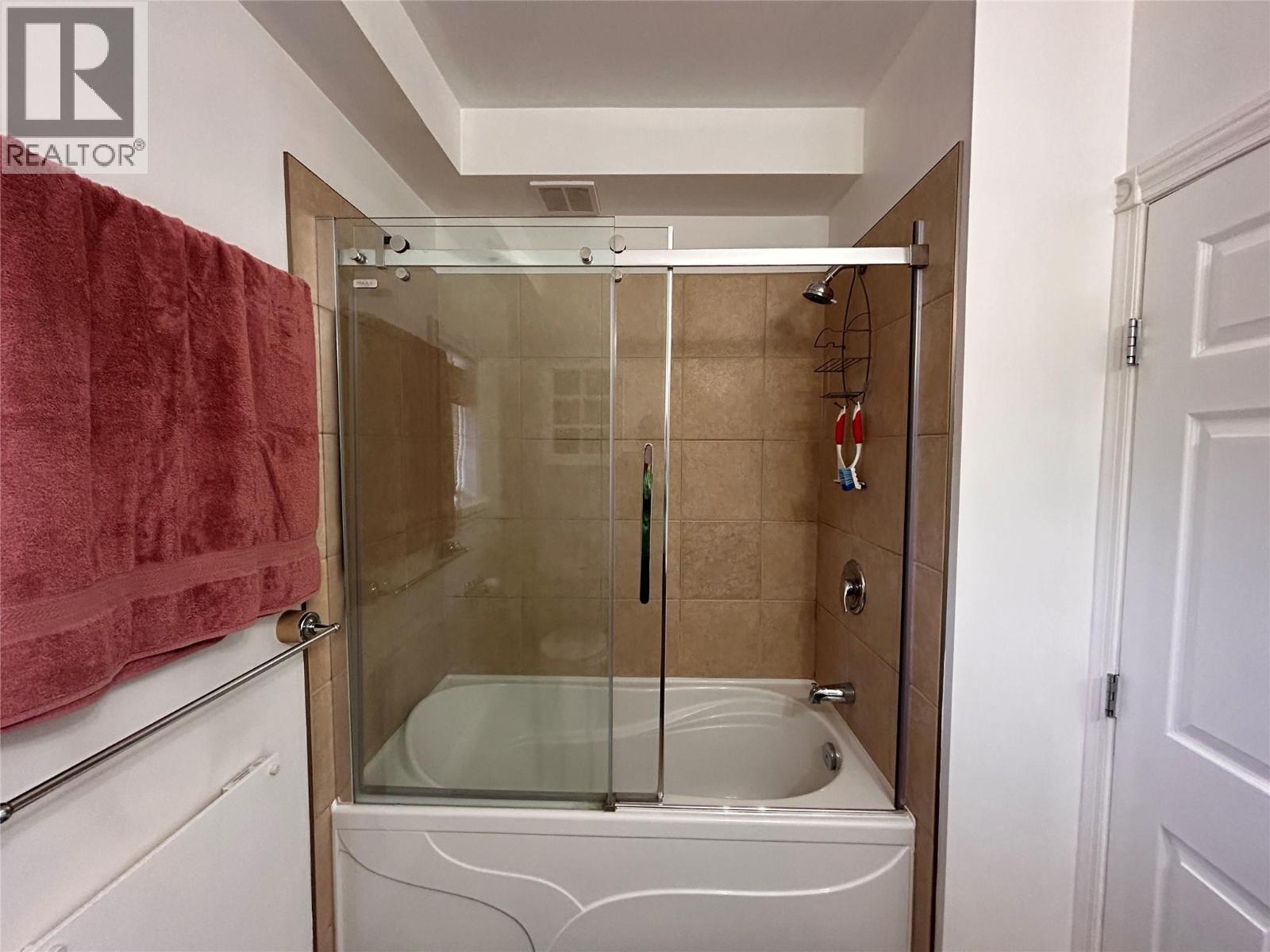 2044 Washington Street Unit# 8, Rossland, British Columbia  V0G 1Y0 - Photo 18 - 10358266