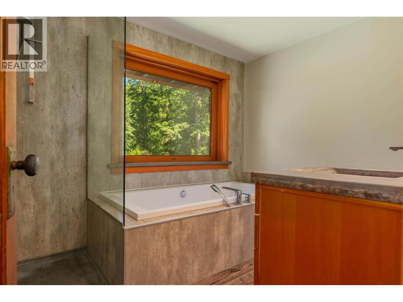6042 Woodward Road, Winlaw, British Columbia  V0G 2G0 - Photo 19 - 10358191