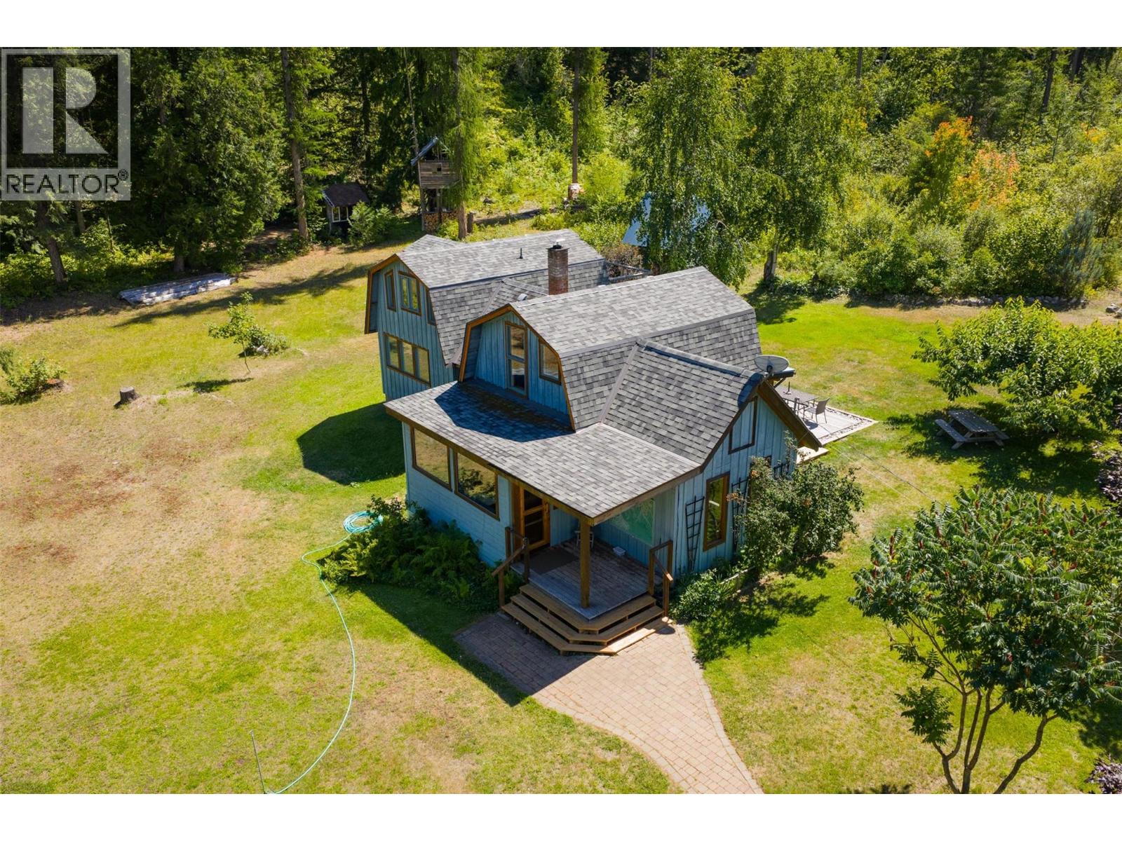 6042 Woodward Road, Winlaw, British Columbia  V0G 2G0 - Photo 3 - 10358191