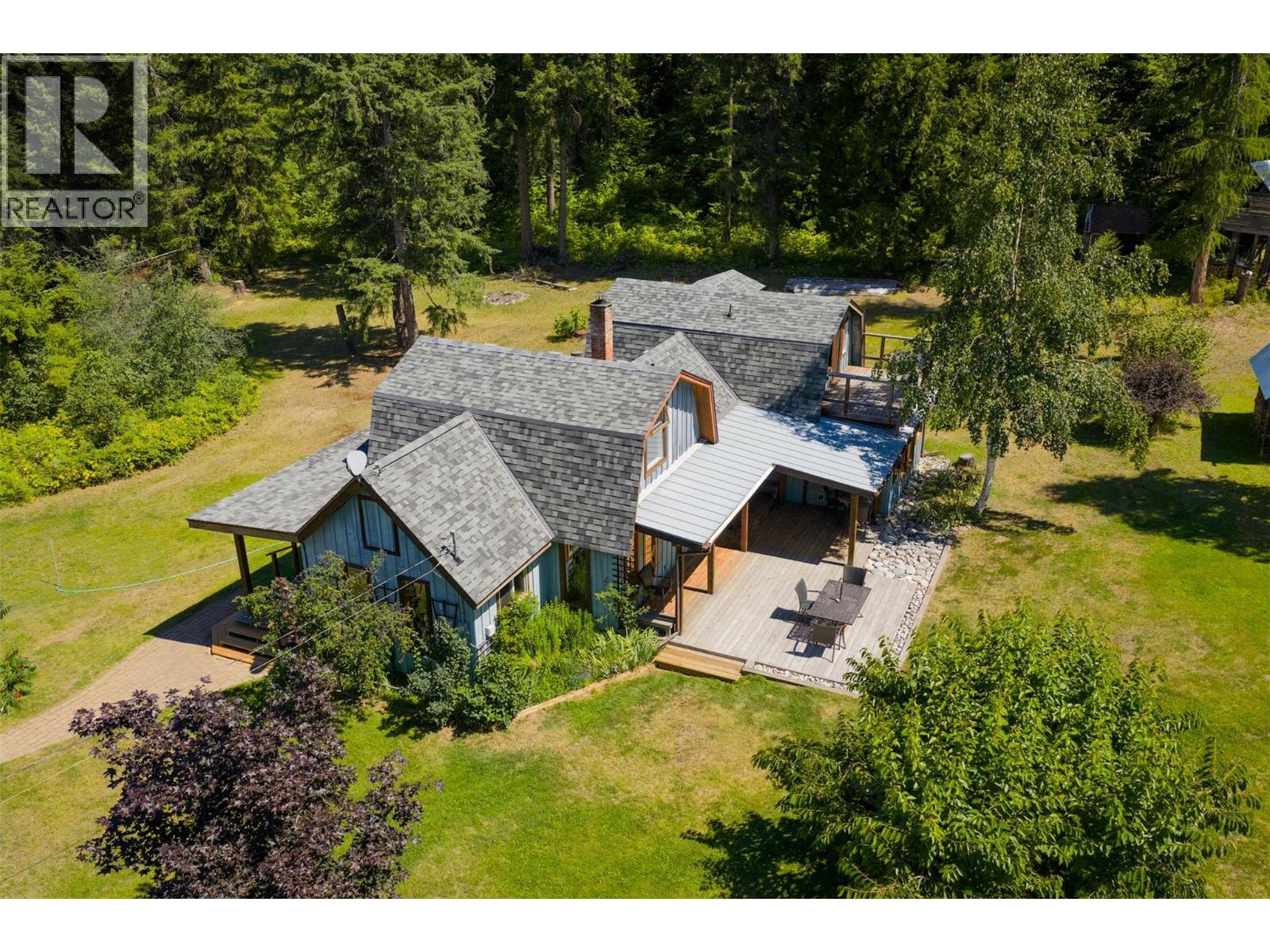 6042 Woodward Road, Winlaw, British Columbia  V0G 2G0 - Photo 5 - 10358191