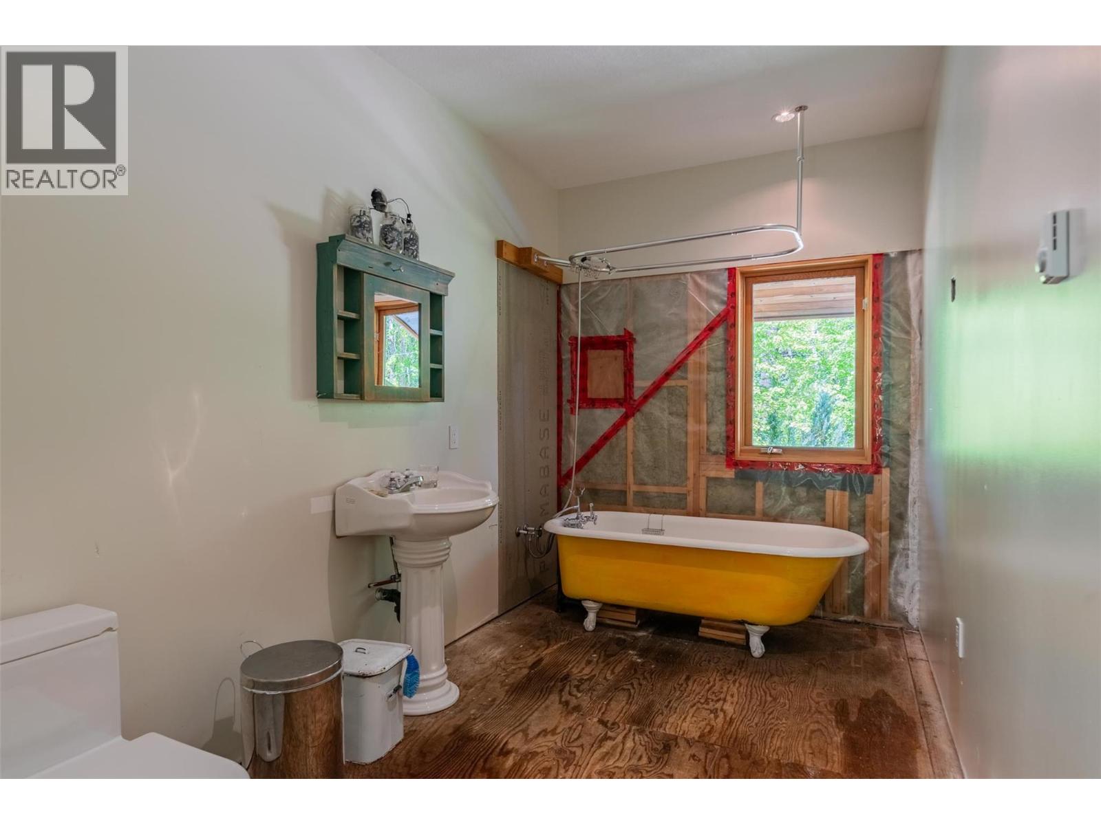6042 Woodward Road, Winlaw, British Columbia  V0G 2G0 - Photo 65 - 10358191