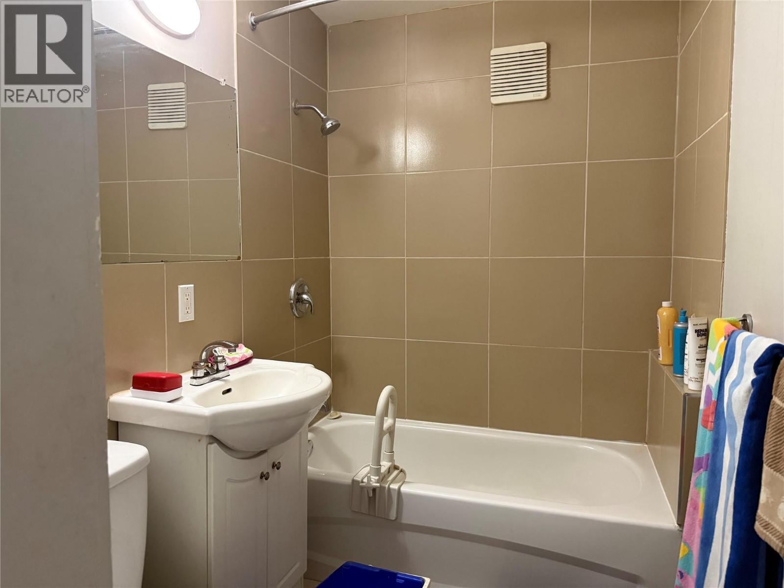 954 Glover Road, Trail, British Columbia  V1R 3J9 - Photo 26 - 10358165
