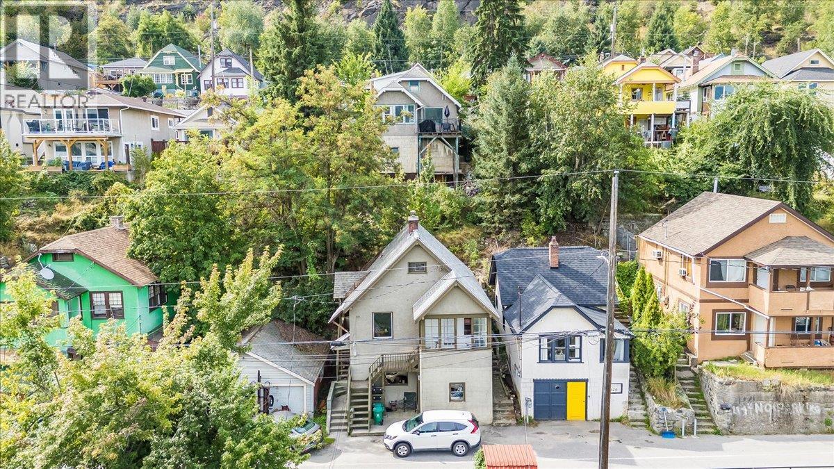 2126 Topping Street, Trail, British Columbia  V1R 4G5 - Photo 4 - 10358425