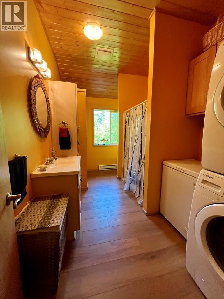 5940 Cedar Creek Road, Winlaw, British Columbia  V0G 2J0 - Photo 17 - 10358431