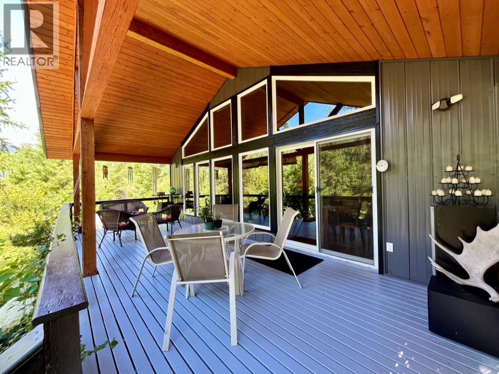 5940 Cedar Creek Road, Winlaw, British Columbia  V0G 2J0 - Photo 3 - 10358431