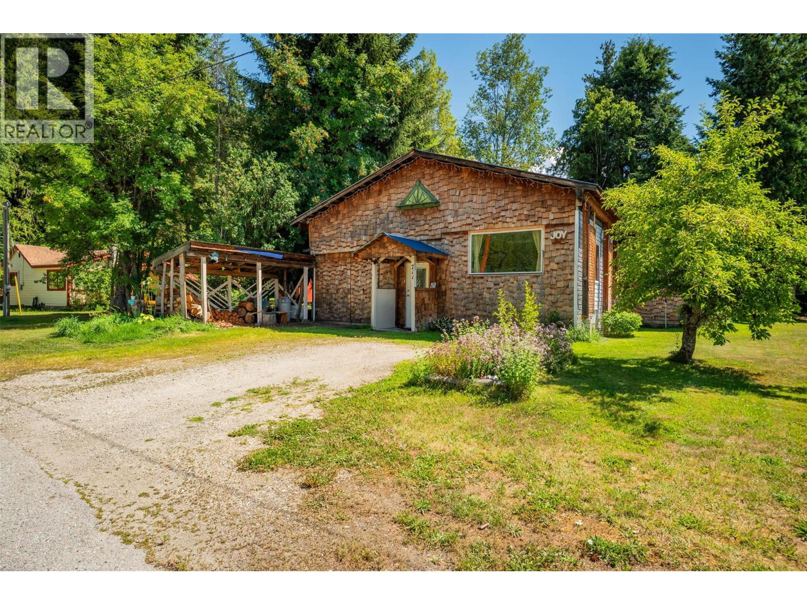 711 9th Avenue, New Denver, British Columbia  V0G 1S0 - Photo 1 - 10358216