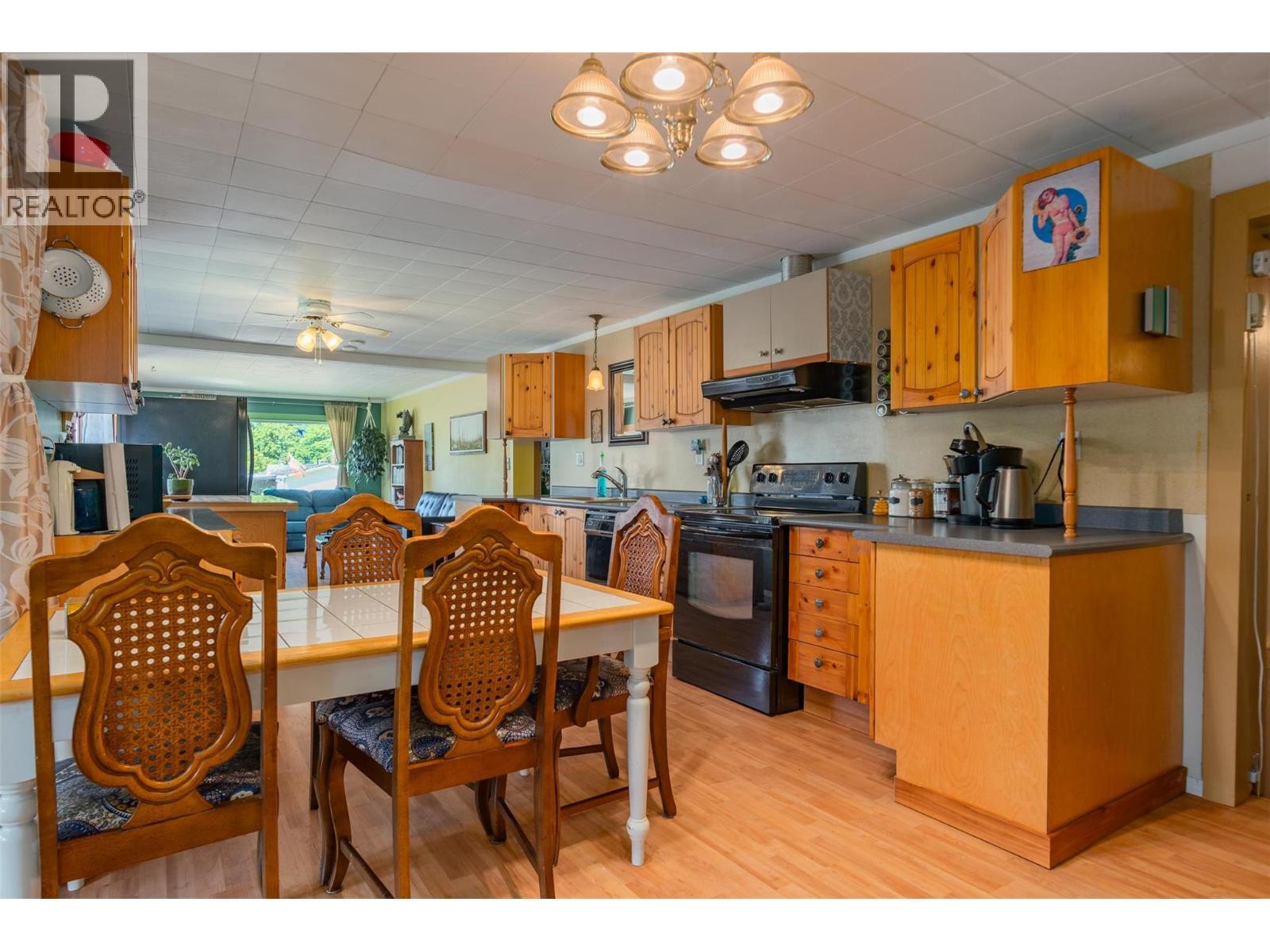 711 9th Avenue, New Denver, British Columbia  V0G 1S0 - Photo 19 - 10358216