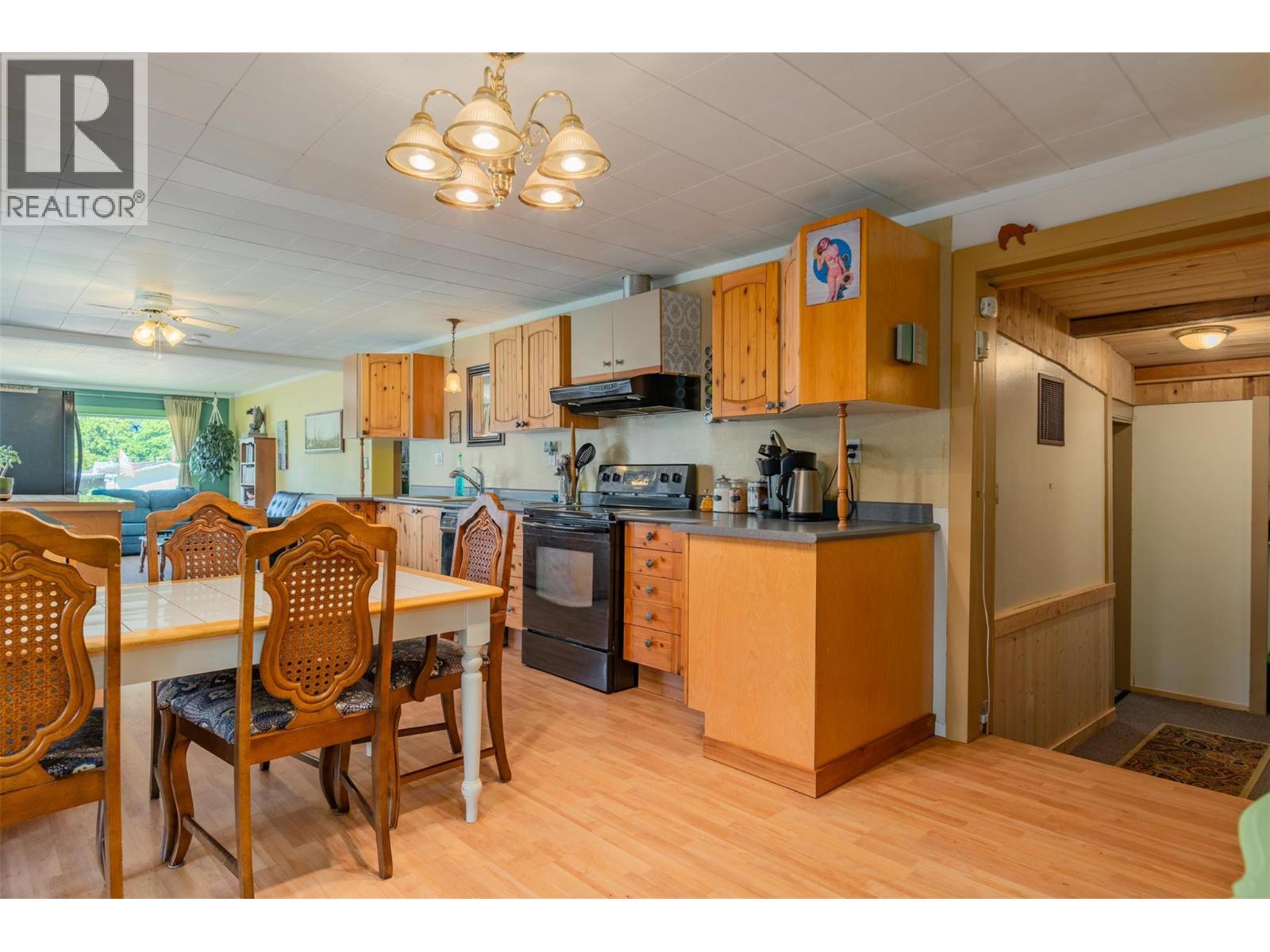 711 9th Avenue, New Denver, British Columbia  V0G 1S0 - Photo 20 - 10358216