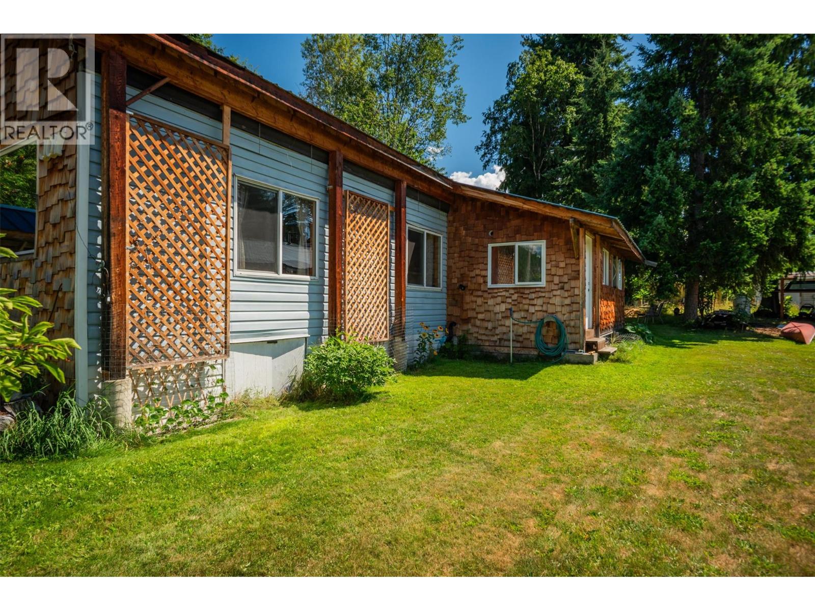 711 9th Avenue, New Denver, British Columbia  V0G 1S0 - Photo 3 - 10358216