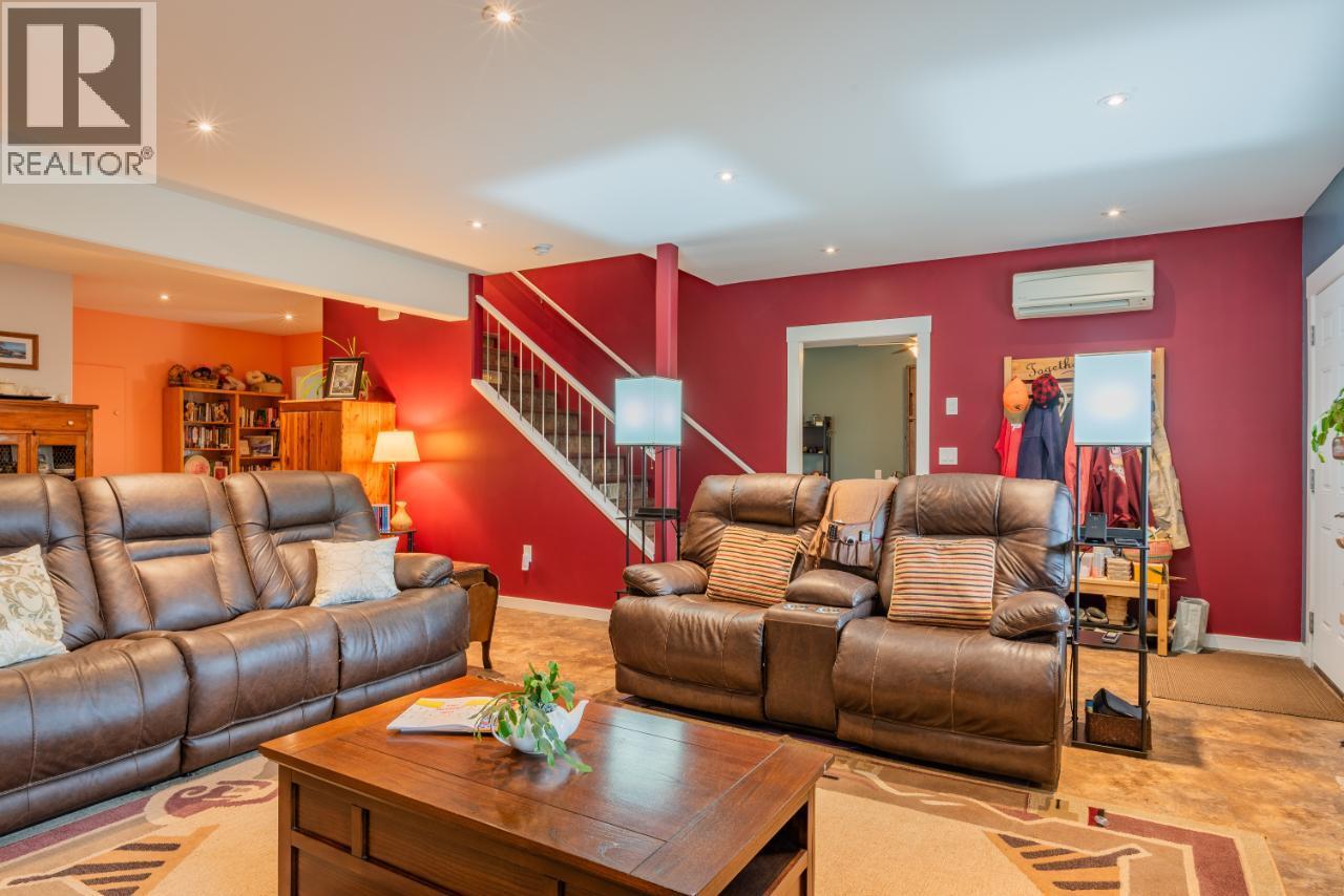 7150 Devito Drive, Trail, British Columbia  V1R 4W2 - Photo 22 - 10358419