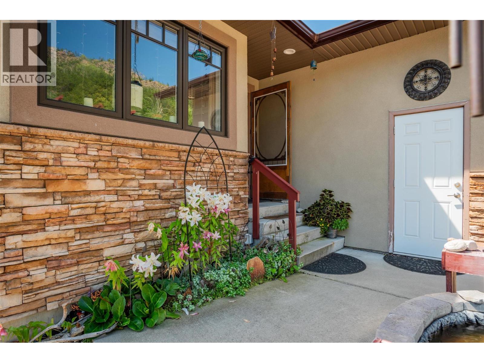 7150 Devito Drive, Trail, British Columbia  V1R 4W2 - Photo 39 - 10358419