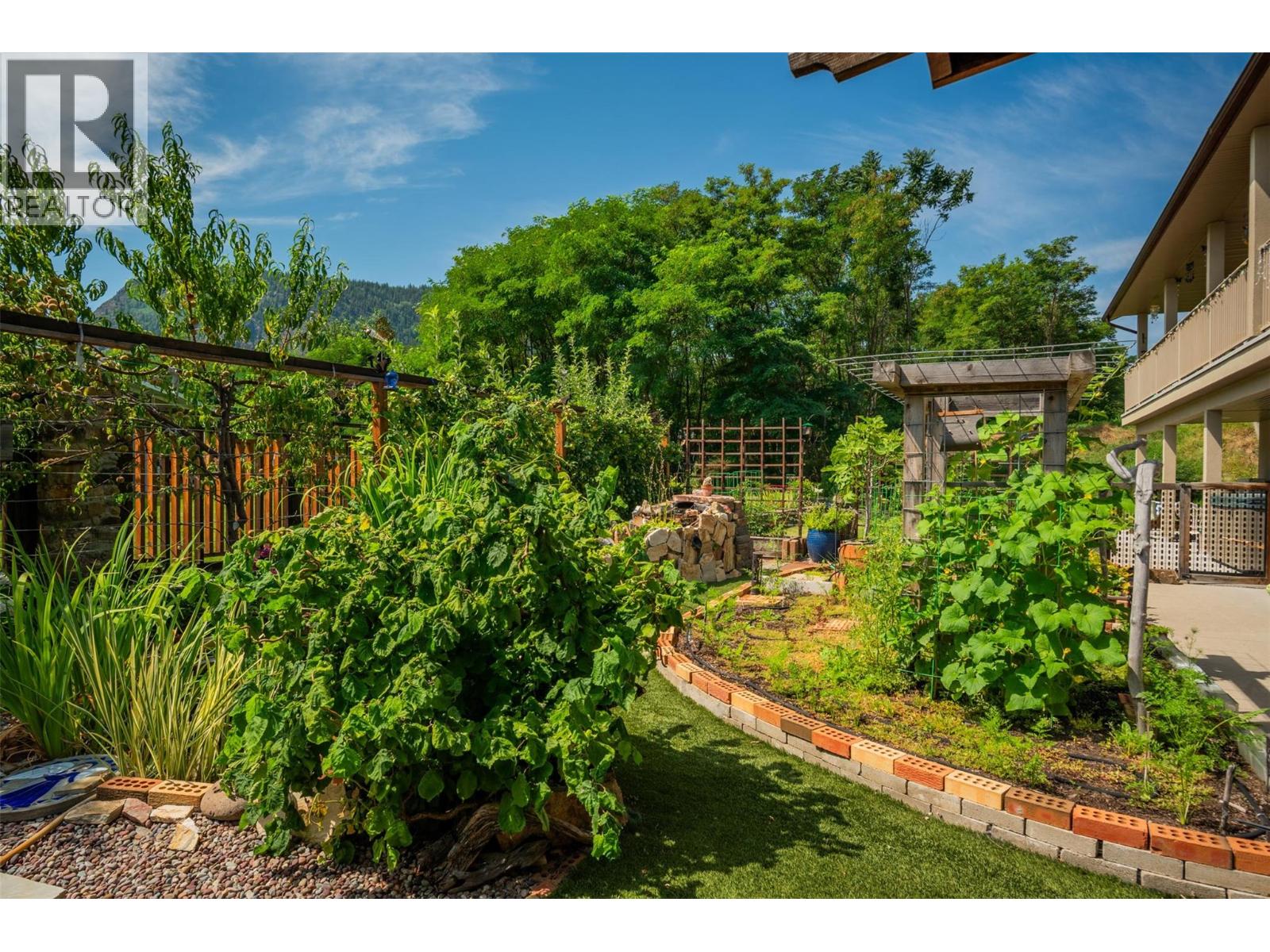 7150 Devito Drive, Trail, British Columbia  V1R 4W2 - Photo 47 - 10358419