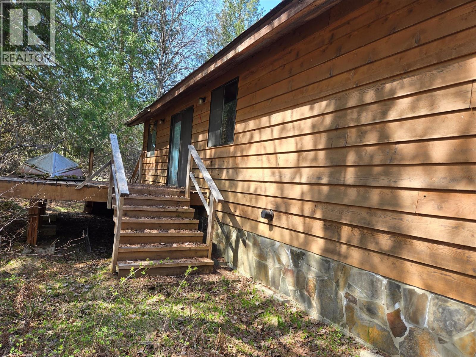 6268 Picard Road, Appledale, British Columbia  V0G 2J0 - Photo 24 - 10358538