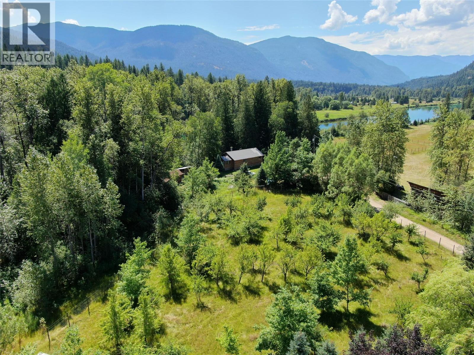6268 Picard Road, Appledale, British Columbia  V0G 2J0 - Photo 3 - 10358538