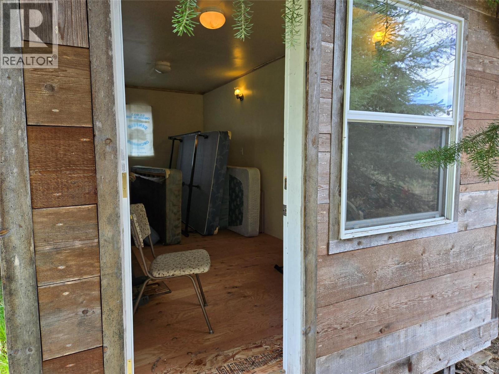 6268 Picard Road, Appledale, British Columbia  V0G 2J0 - Photo 32 - 10358538