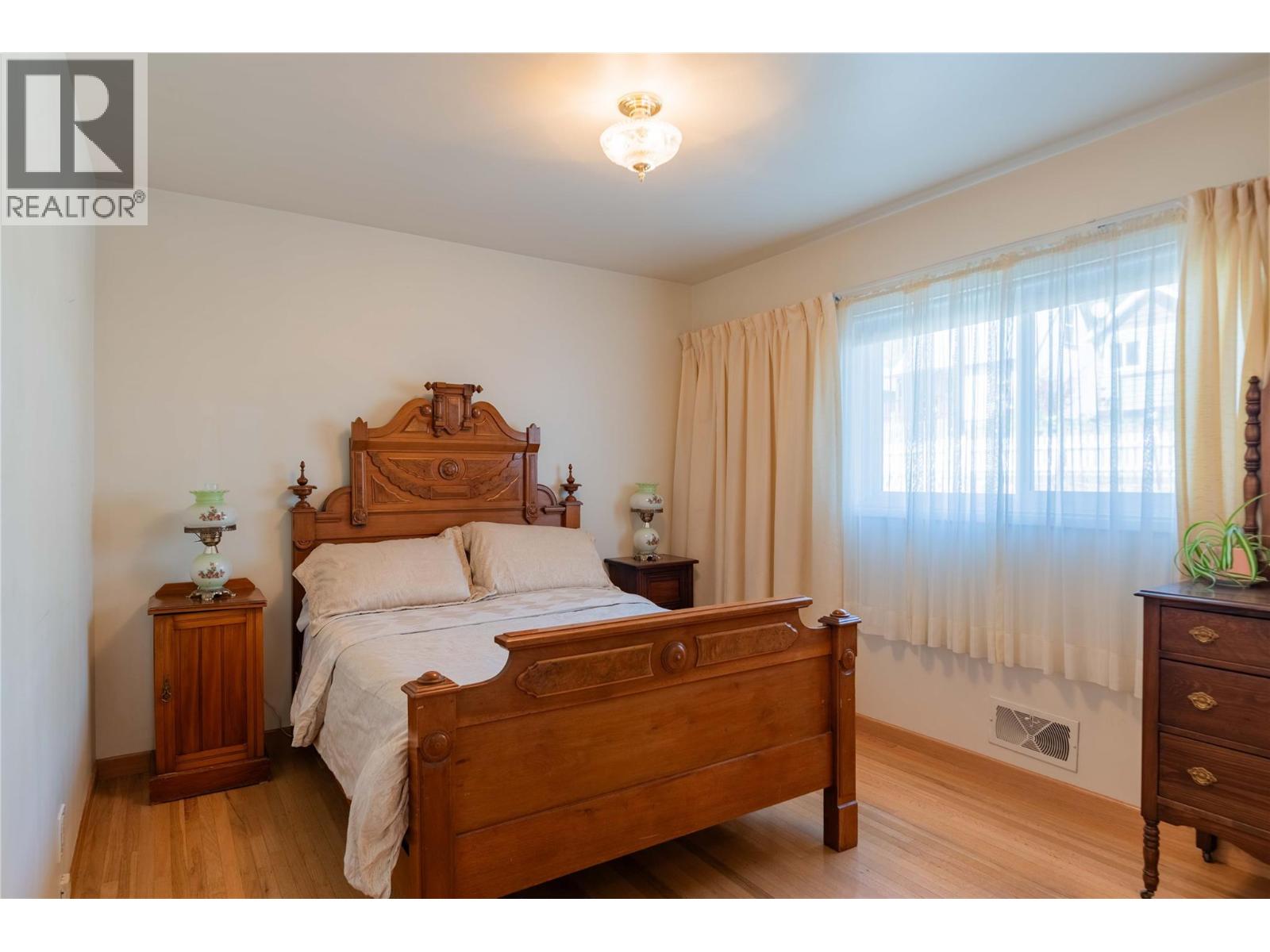 945 Thackeray Street, Warfield, British Columbia  V1R 2C3 - Photo 13 - 10358730
