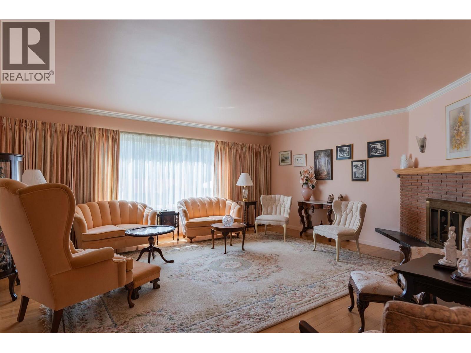 945 Thackeray Street, Warfield, British Columbia  V1R 2C3 - Photo 2 - 10358730
