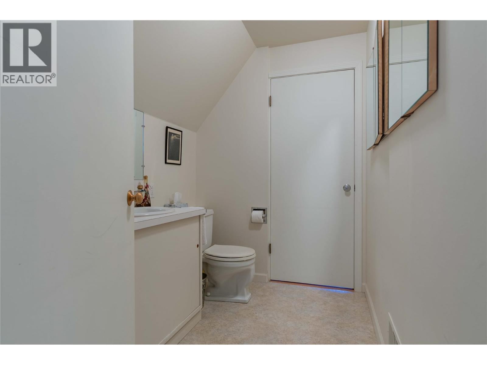 945 Thackeray Street, Warfield, British Columbia  V1R 2C3 - Photo 25 - 10358730