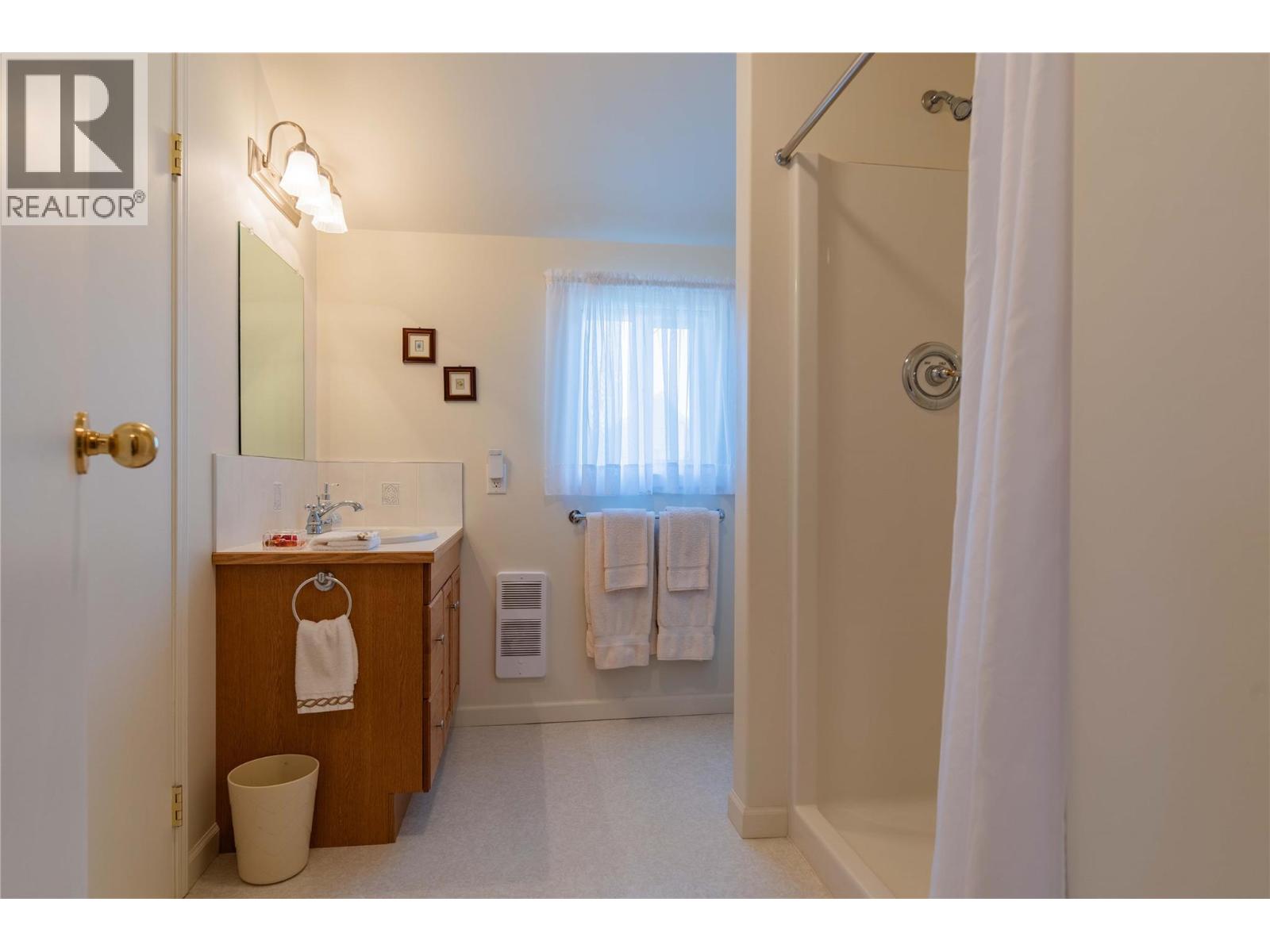 945 Thackeray Street, Warfield, British Columbia  V1R 2C3 - Photo 32 - 10358730