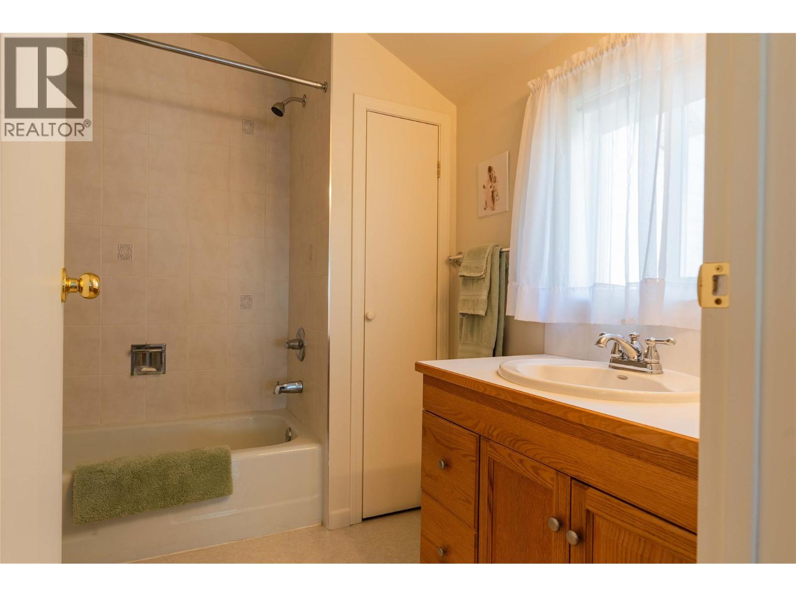 945 Thackeray Street, Warfield, British Columbia  V1R 2C3 - Photo 37 - 10358730