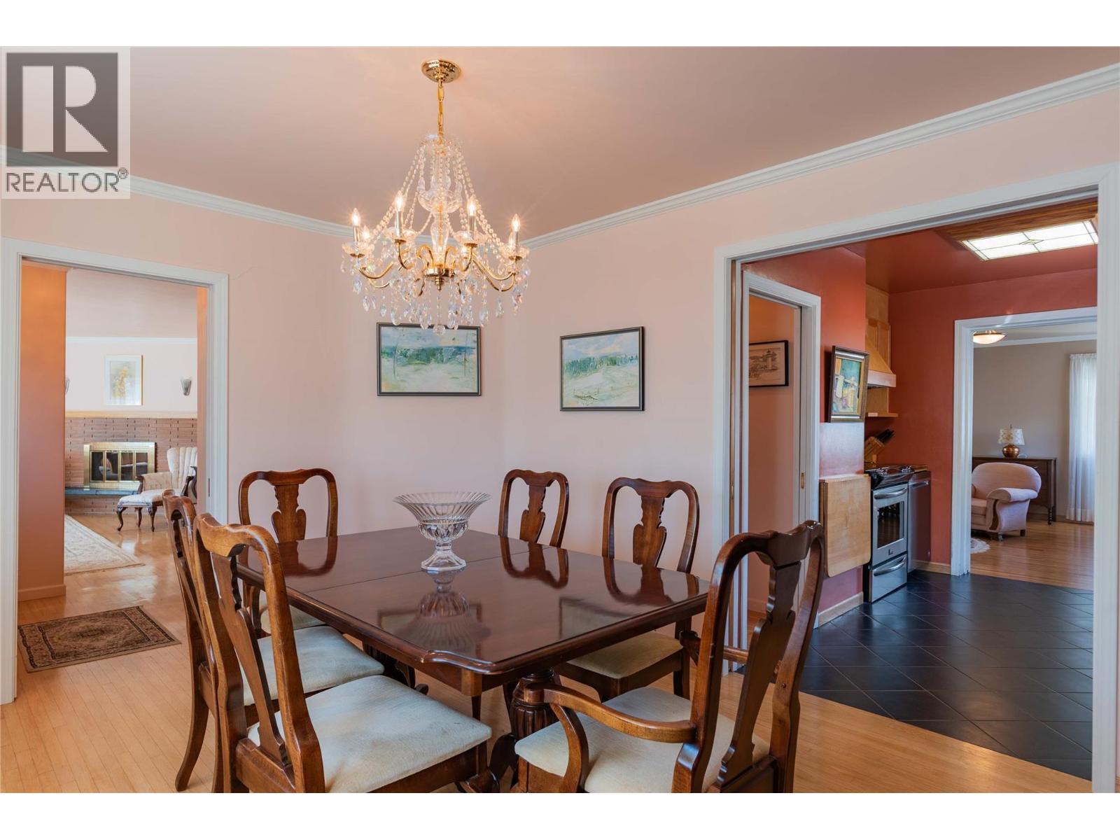 945 Thackeray Street, Warfield, British Columbia  V1R 2C3 - Photo 6 - 10358730