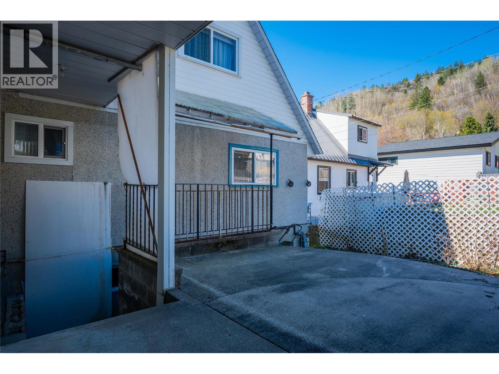 945 Thackeray Street, Warfield, British Columbia  V1R 2C3 - Photo 61 - 10358730