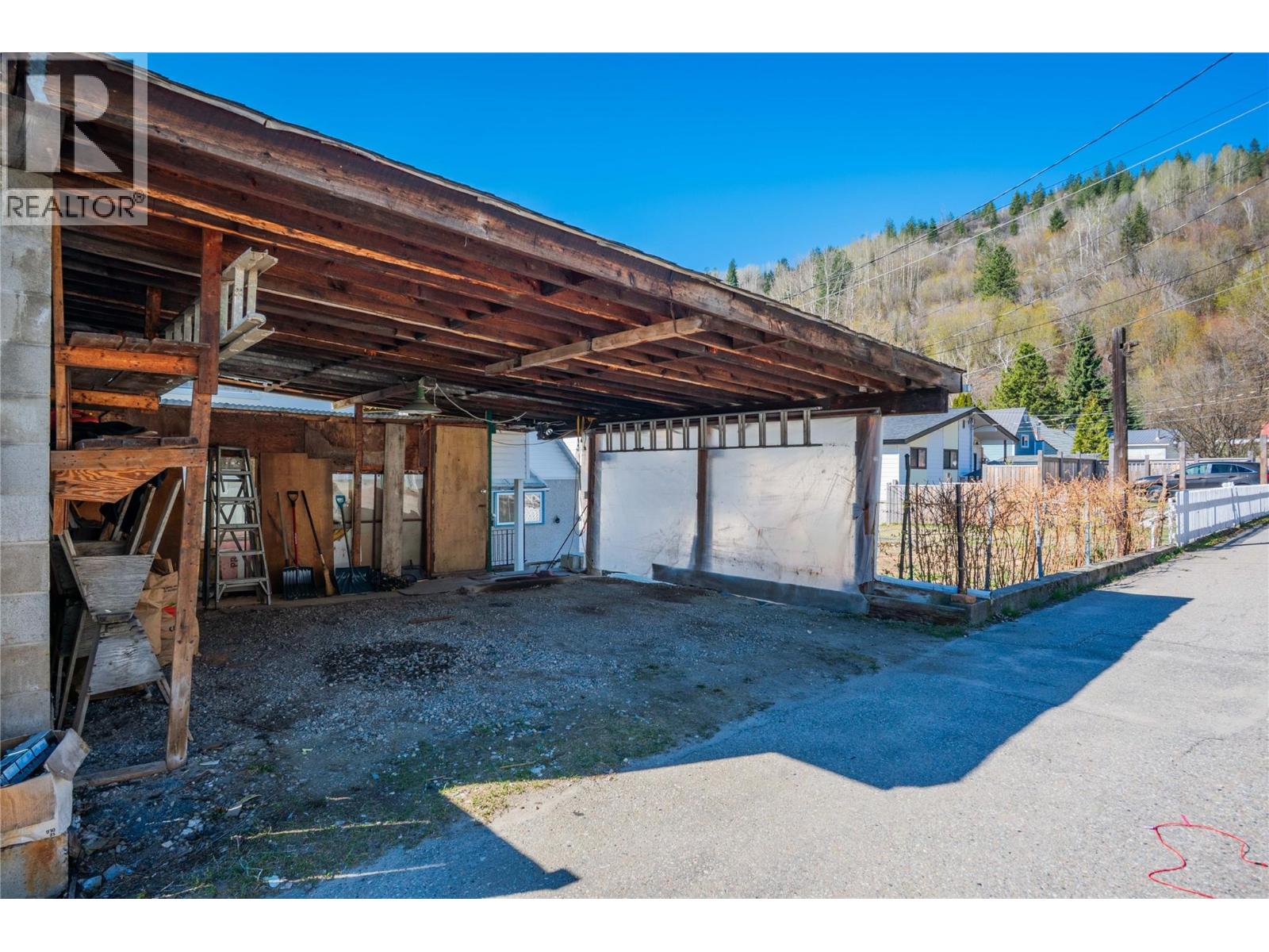 945 Thackeray Street, Warfield, British Columbia  V1R 2C3 - Photo 66 - 10358730