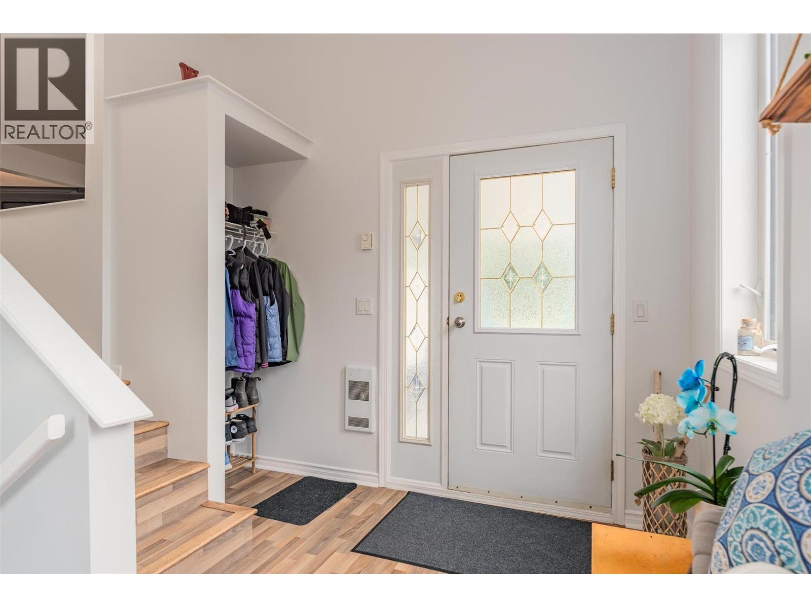 705 8th Avenue, Montrose, British Columbia  V0G 1P0 - Photo 3 - 10358762