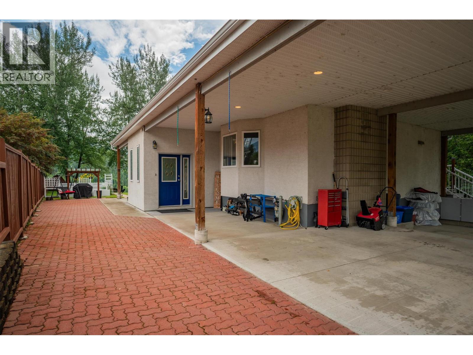 705 8th Avenue, Montrose, British Columbia  V0G 1P0 - Photo 35 - 10358762