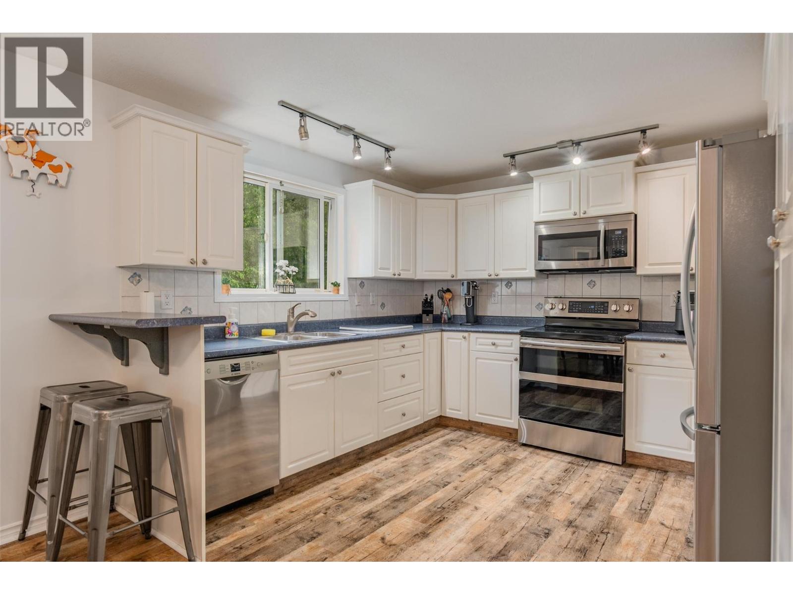 705 8th Avenue, Montrose, British Columbia  V0G 1P0 - Photo 9 - 10358762