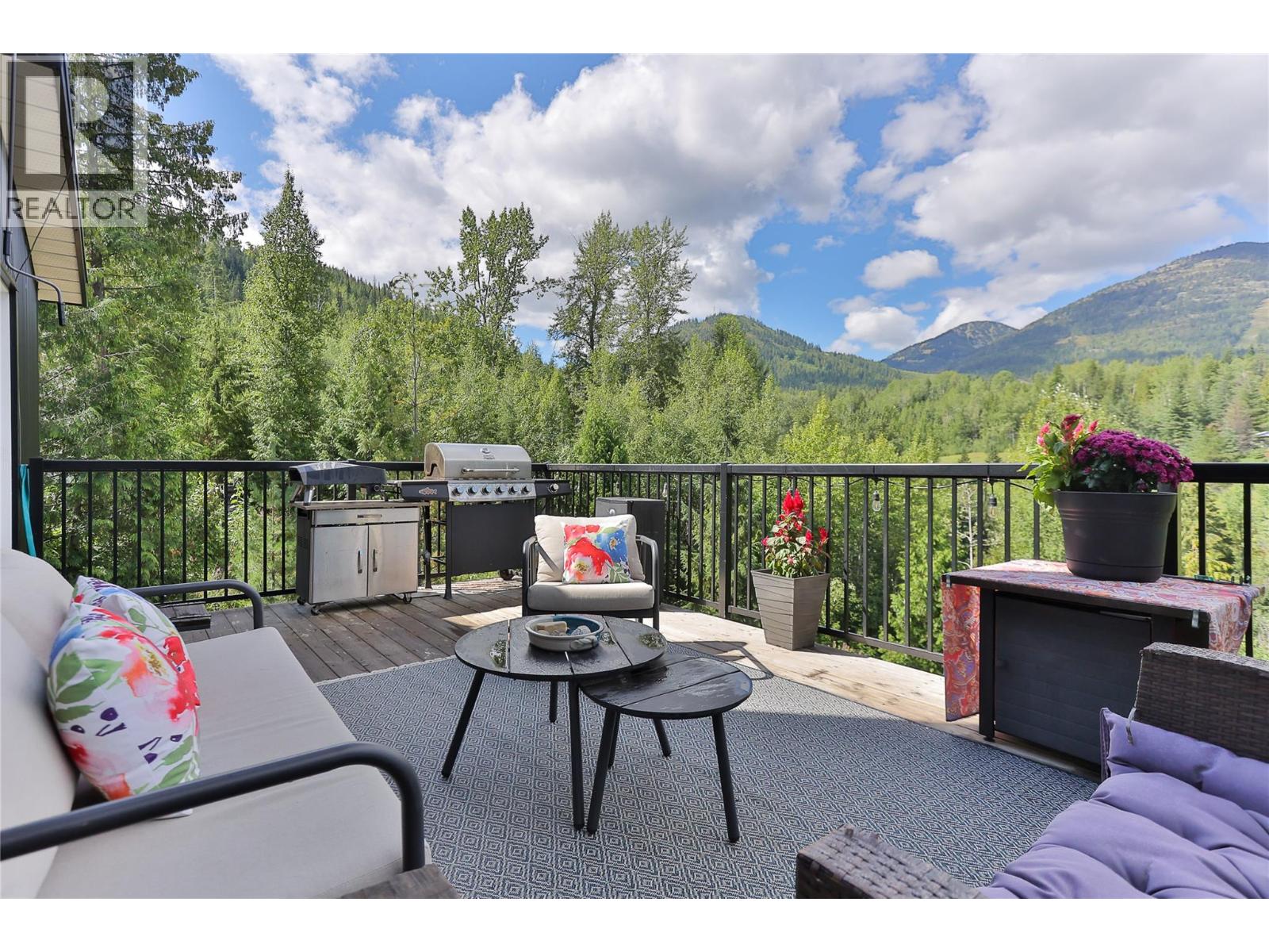 300 Richie Road, Rossland, British Columbia  V0G 1Y0 - Photo 14 - 10358505