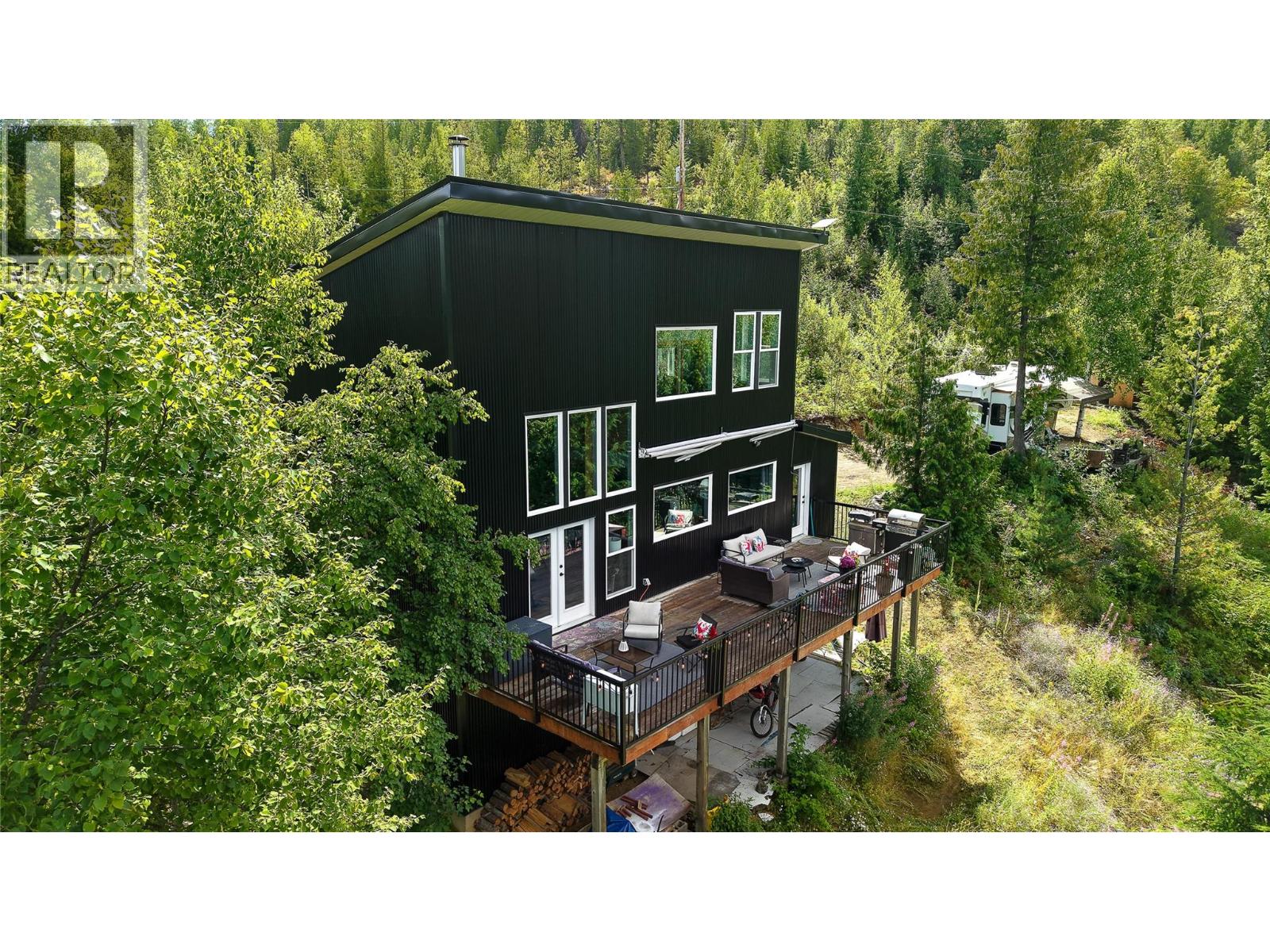 300 Richie Road, Rossland, British Columbia  V0G 1Y0 - Photo 2 - 10358505