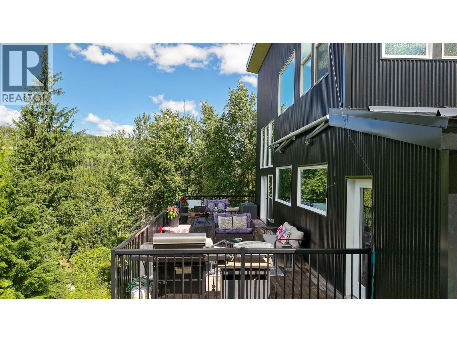 300 Richie Road, Rossland, British Columbia  V0G 1Y0 - Photo 8 - 10358505