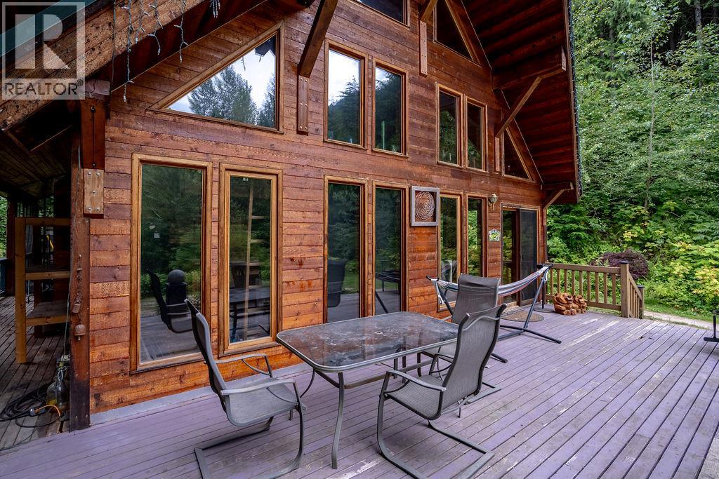 2987 Slocan Valley Road W Road, Slocan Park, British Columbia  V0G 2E0 - Photo 8 - 10357590