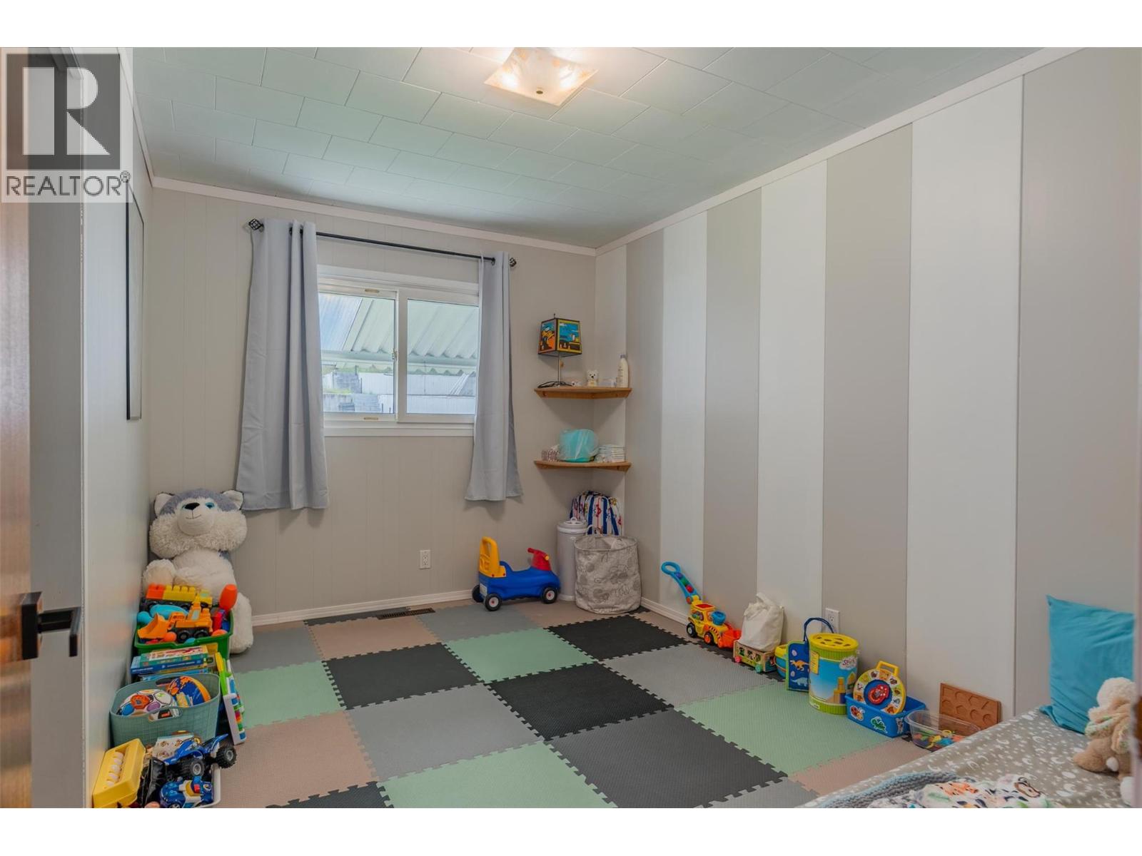 2004 Old Salmo Road, Fruitvale, British Columbia  V0G 1L1 - Photo 22 - 10358878