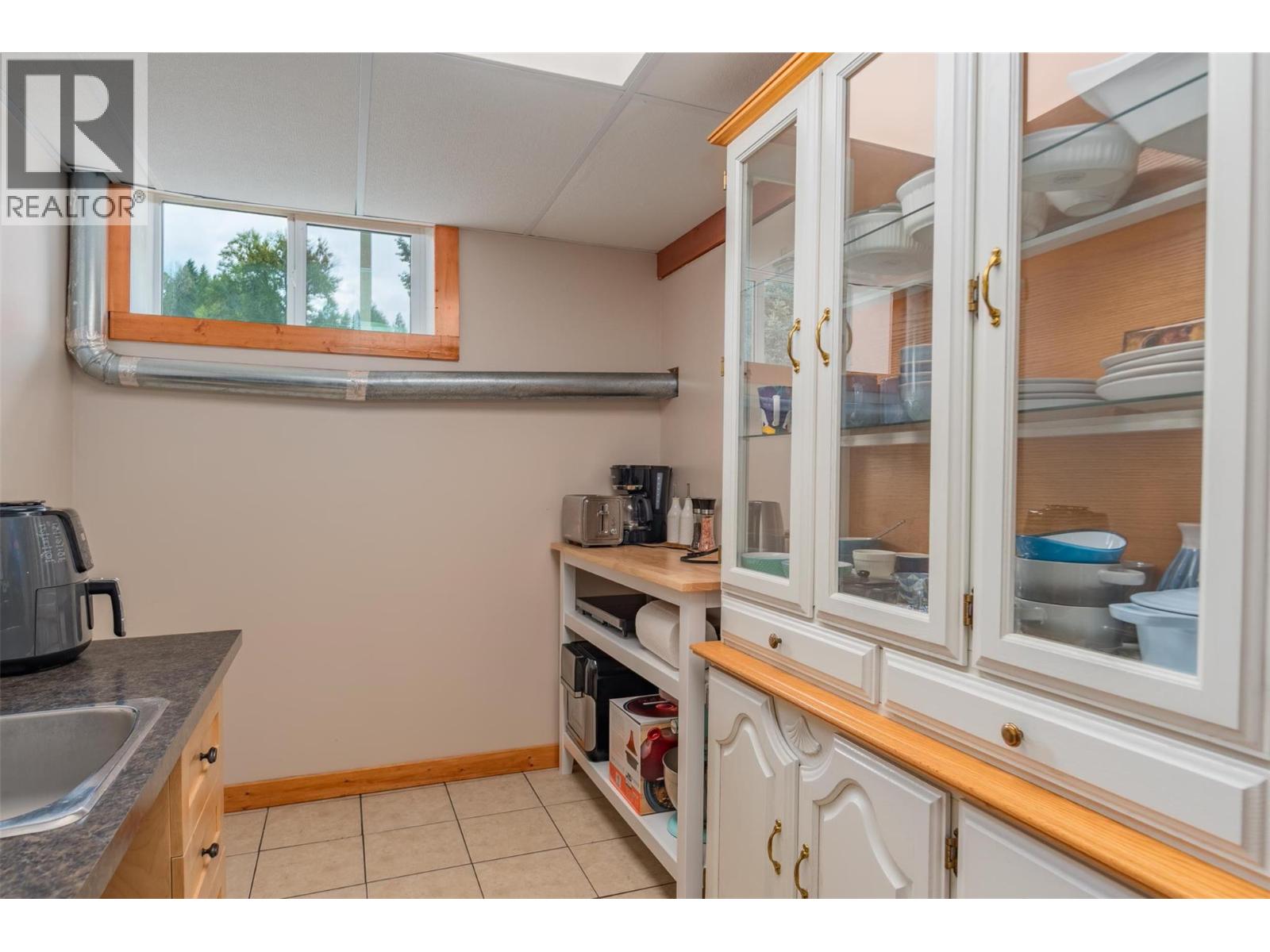 2004 Old Salmo Road, Fruitvale, British Columbia  V0G 1L1 - Photo 33 - 10358878
