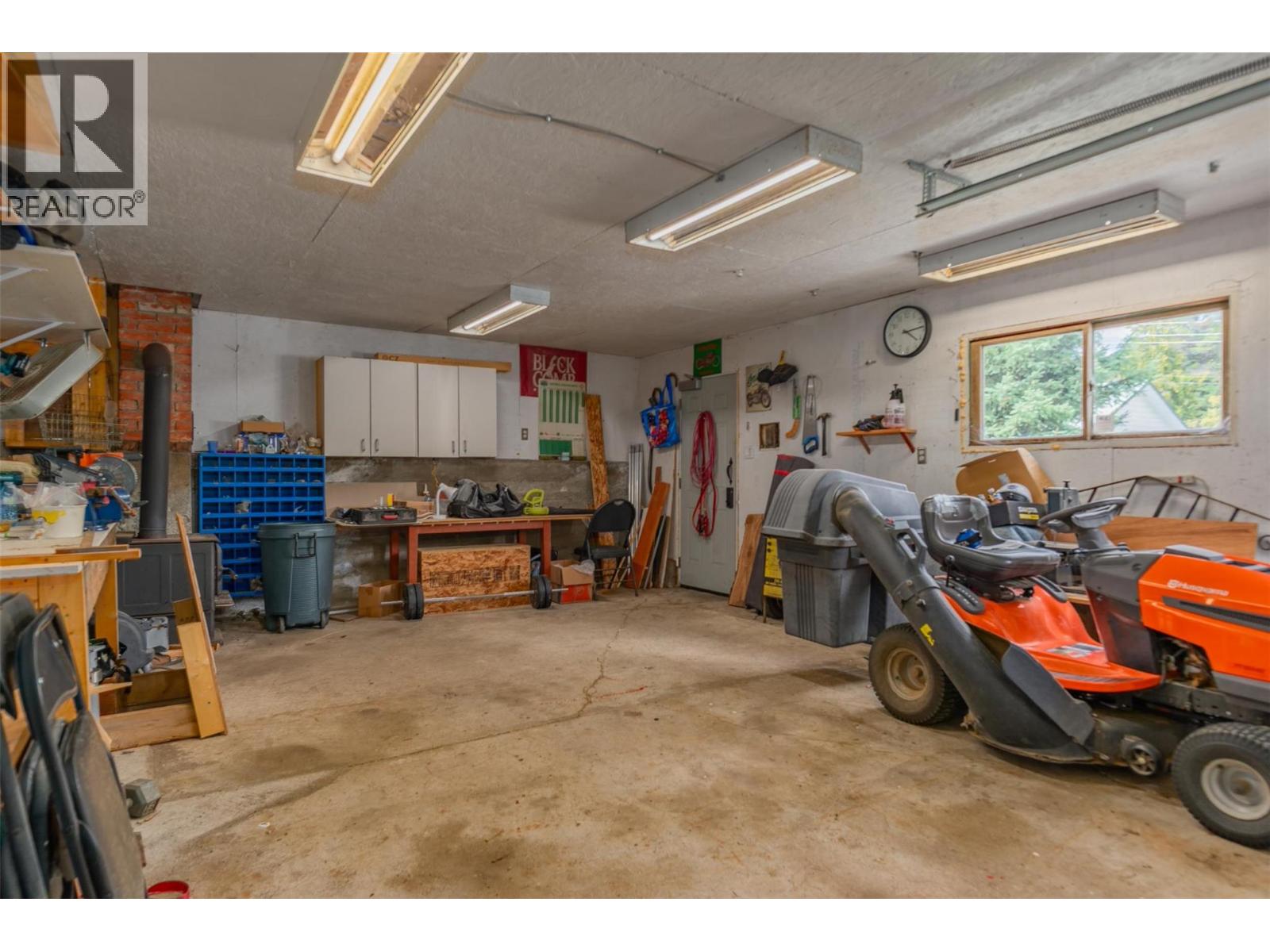 2004 Old Salmo Road, Fruitvale, British Columbia  V0G 1L1 - Photo 48 - 10358878