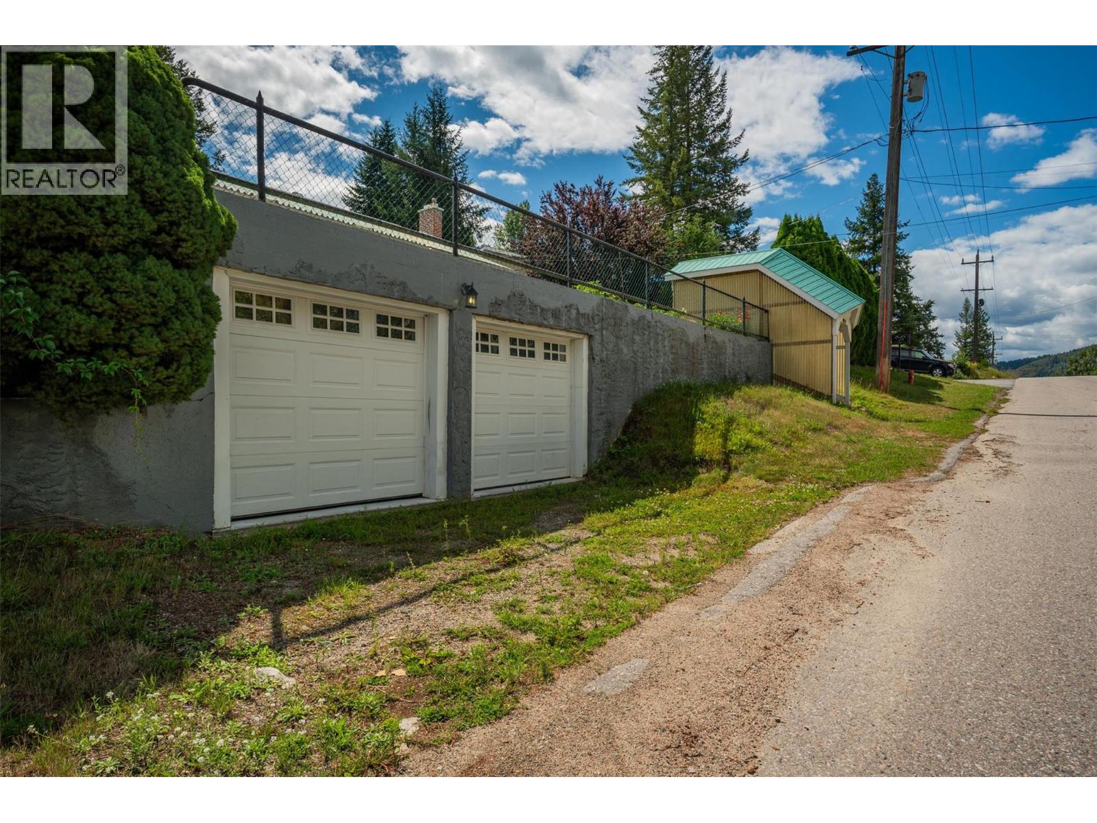 2004 Old Salmo Road, Fruitvale, British Columbia  V0G 1L1 - Photo 49 - 10358878