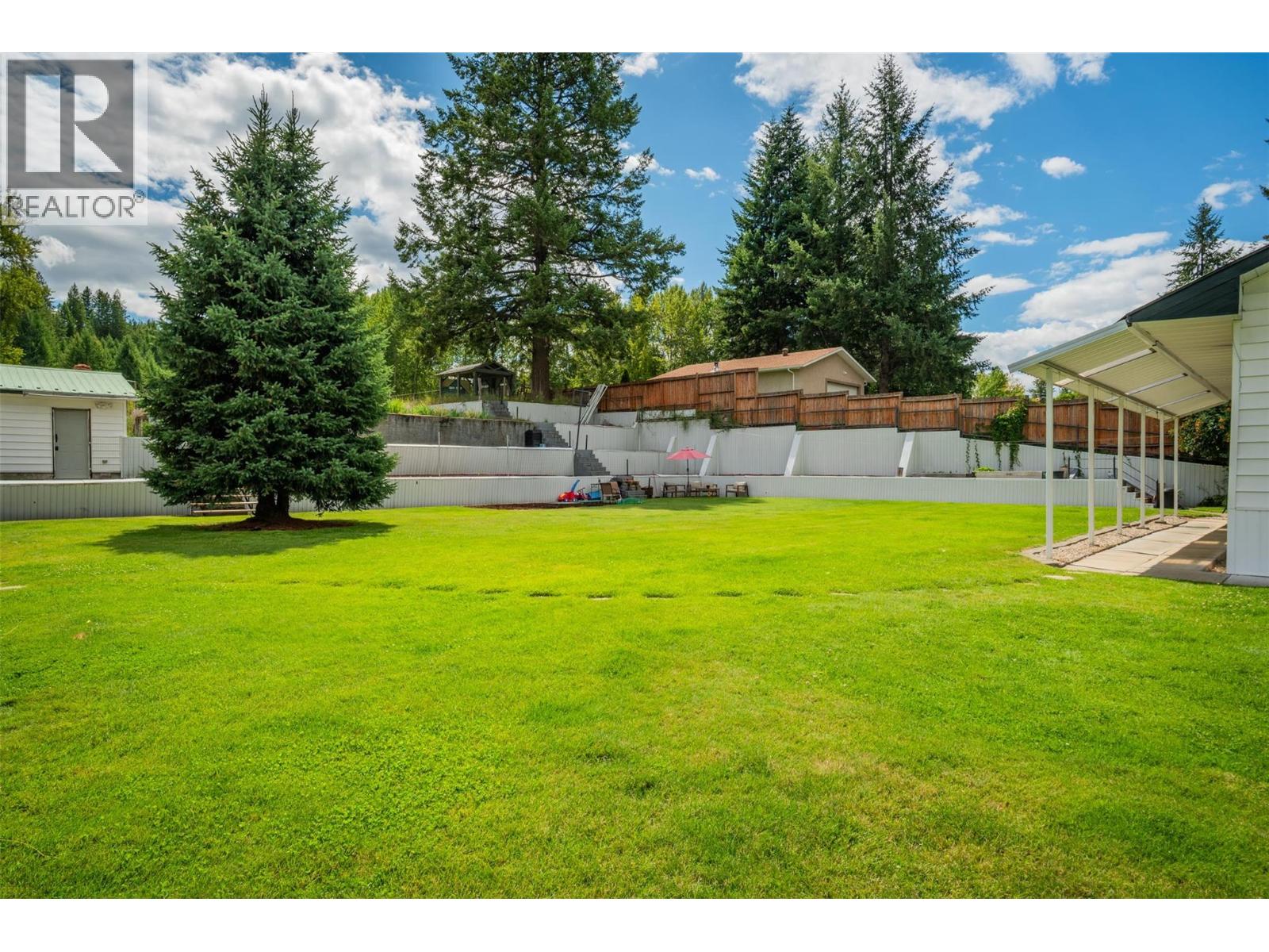 2004 Old Salmo Road, Fruitvale, British Columbia  V0G 1L1 - Photo 57 - 10358878