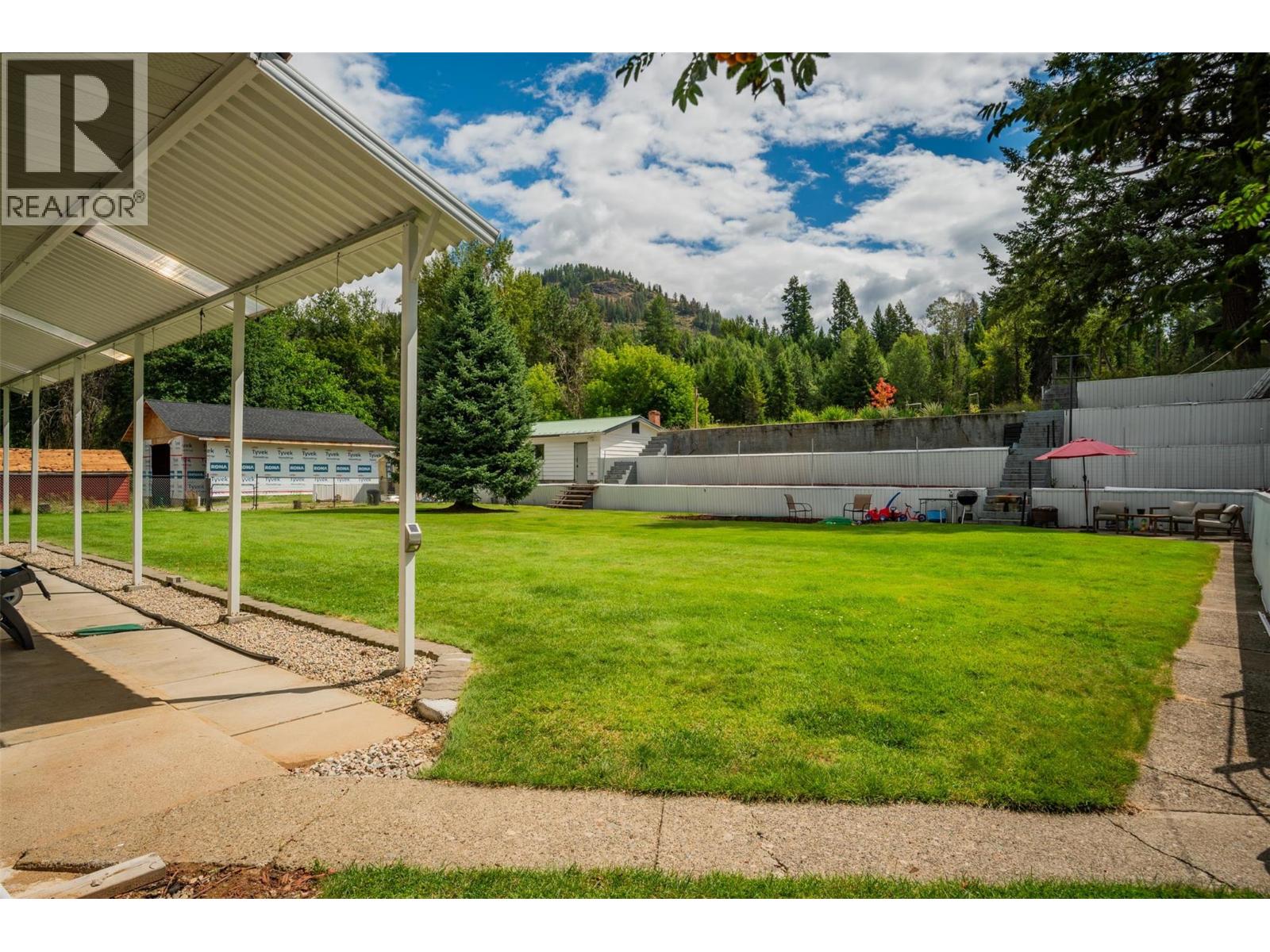 2004 Old Salmo Road, Fruitvale, British Columbia  V0G 1L1 - Photo 64 - 10358878
