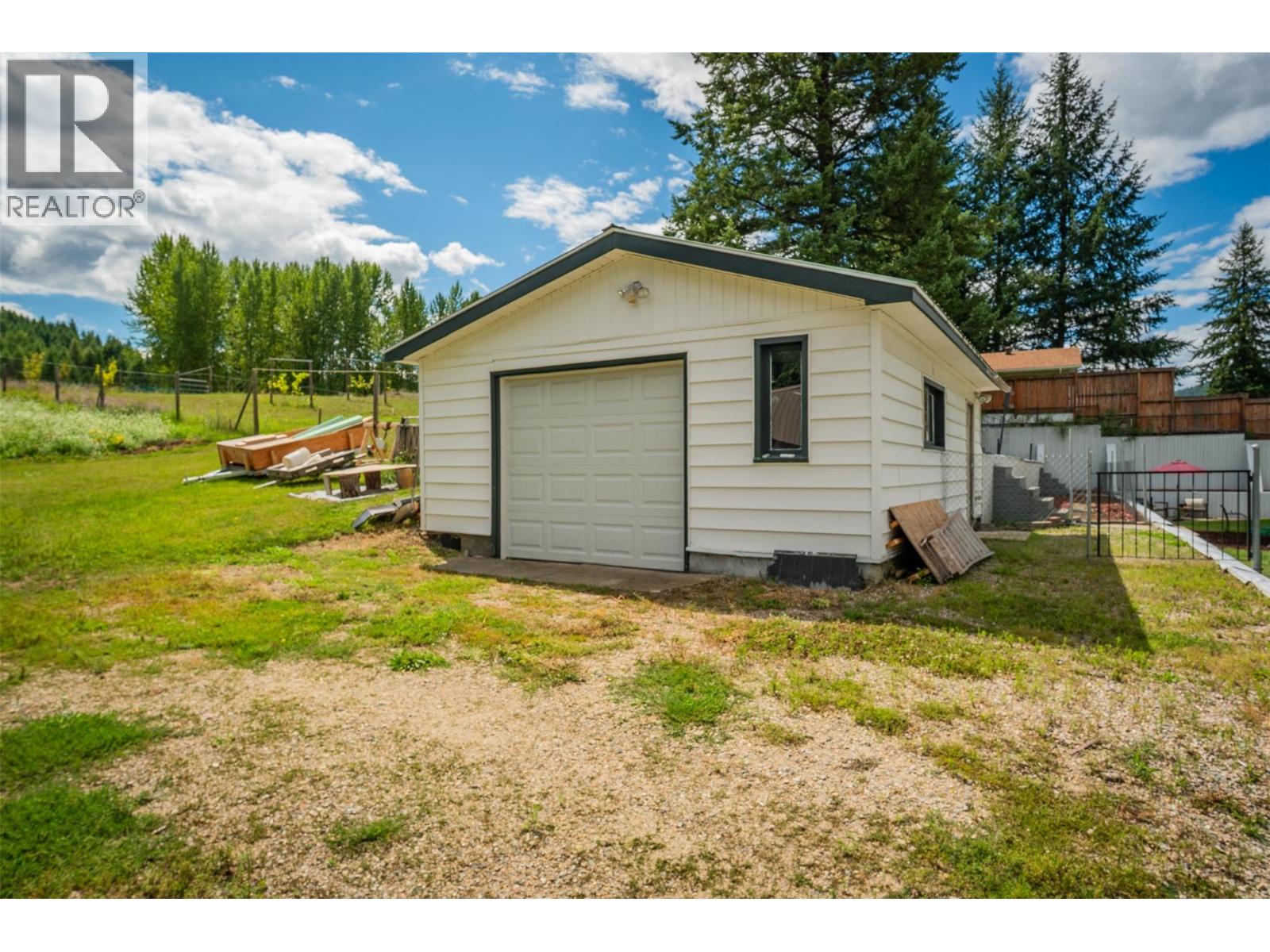 2004 Old Salmo Road, Fruitvale, British Columbia  V0G 1L1 - Photo 66 - 10358878