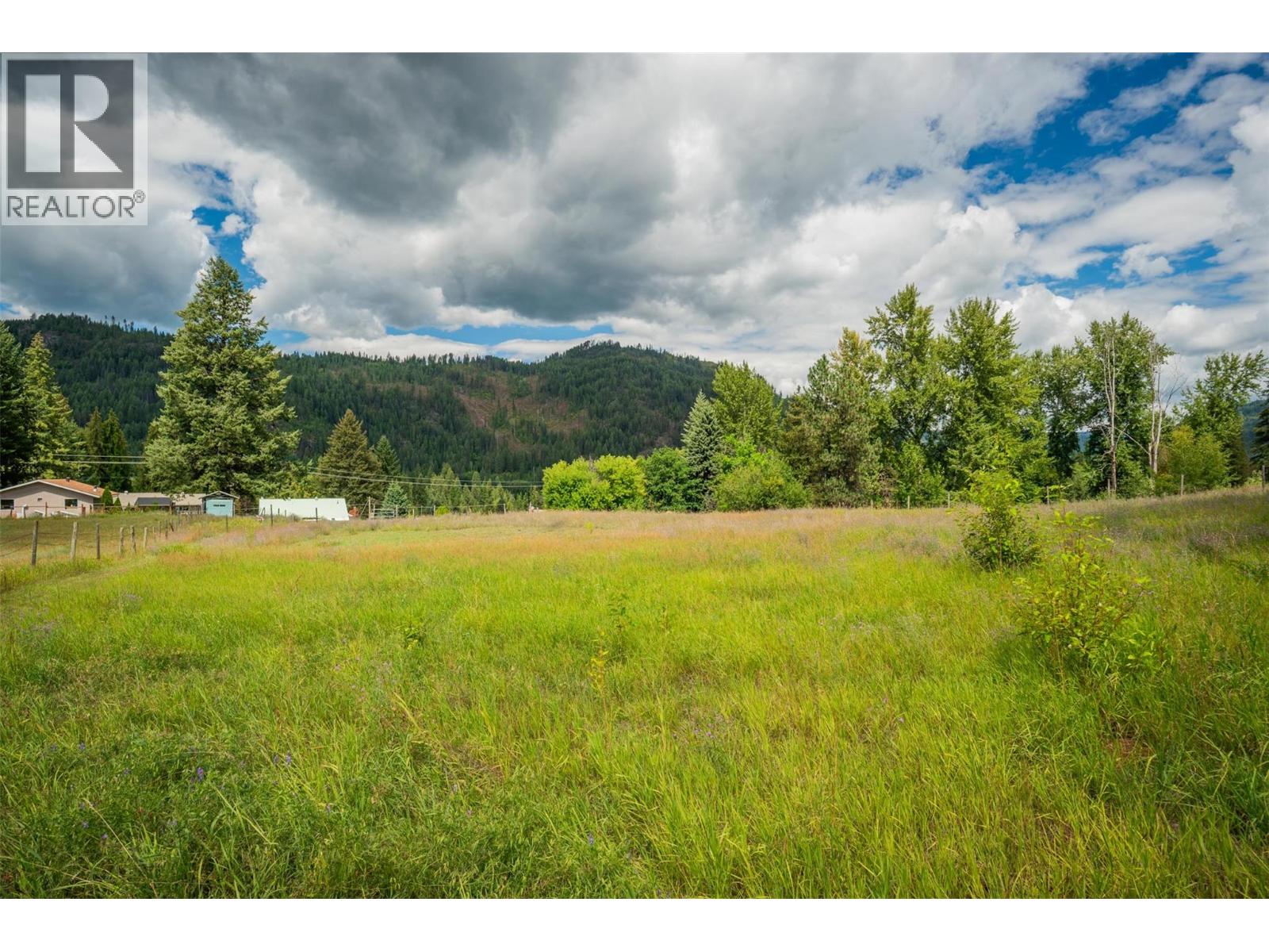 2004 Old Salmo Road, Fruitvale, British Columbia  V0G 1L1 - Photo 75 - 10358878