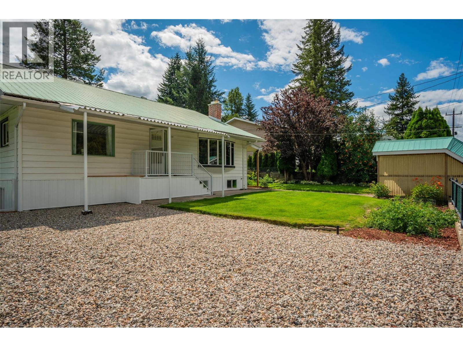2004 Old Salmo Road, Fruitvale, British Columbia  V0G 1L1 - Photo 79 - 10358878