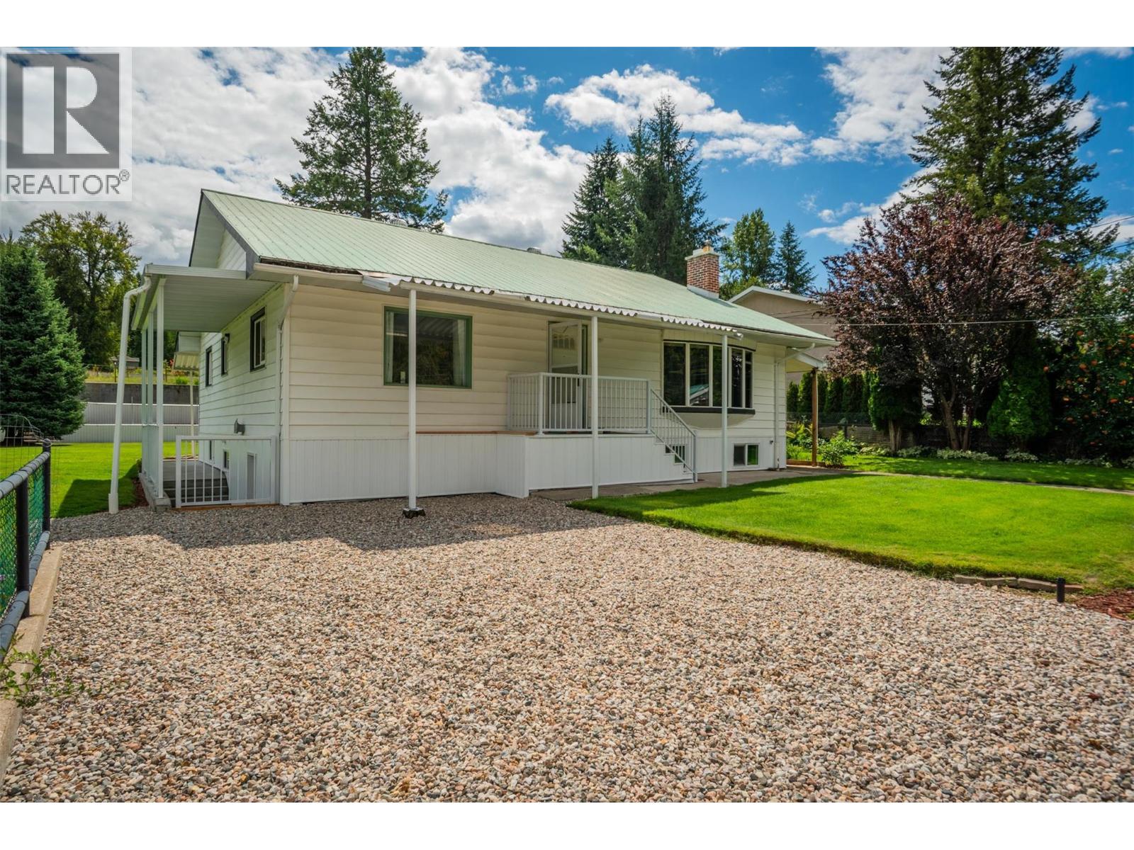 2004 Old Salmo Road, Fruitvale, British Columbia  V0G 1L1 - Photo 80 - 10358878