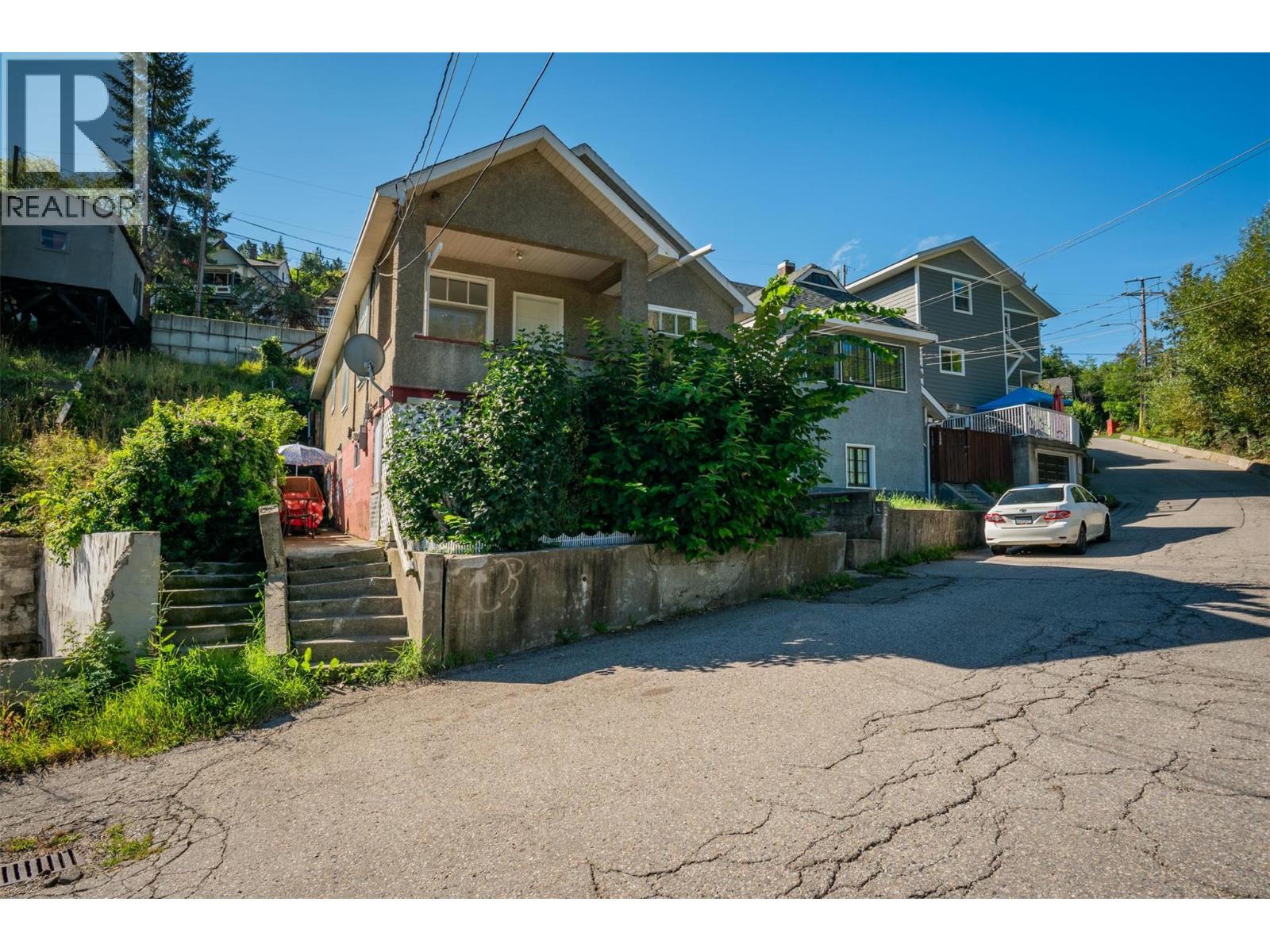 132 Reservoir Road, Trail, British Columbia  V1R 3R9 - Photo 1 - 10359022