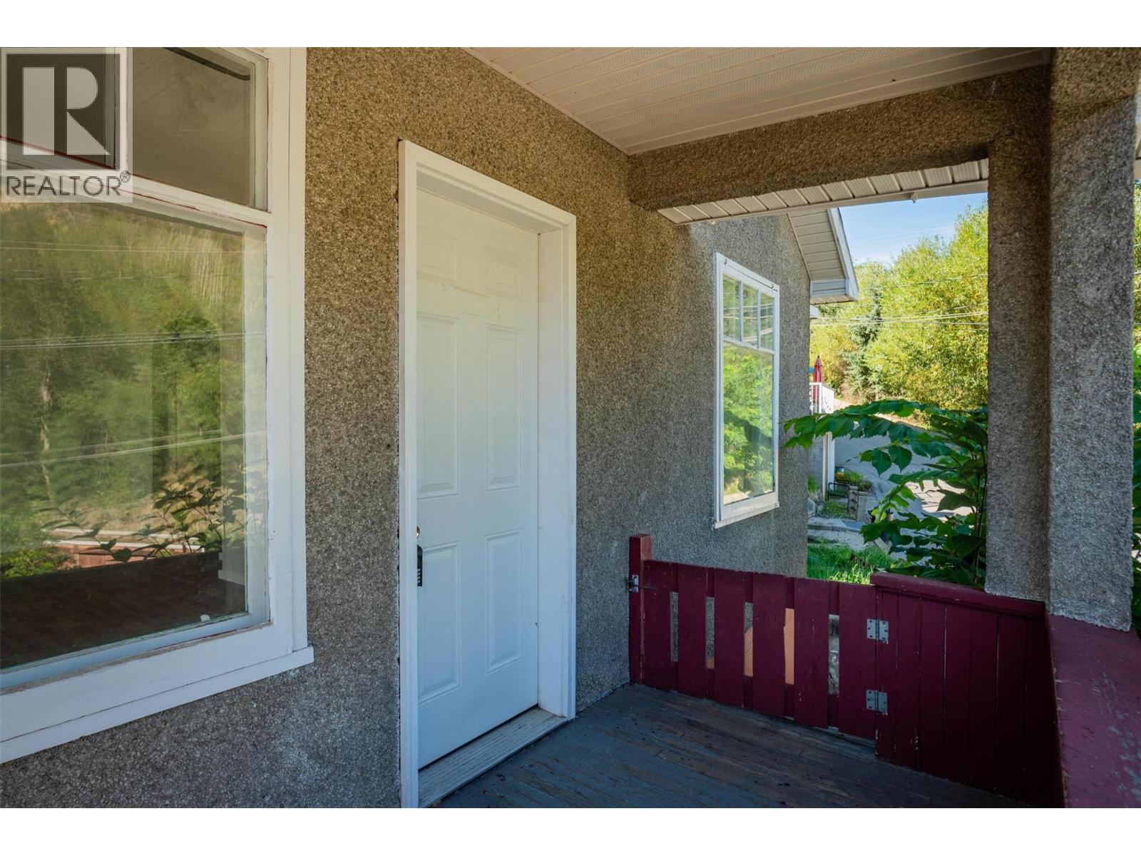 132 Reservoir Road, Trail, British Columbia  V1R 3R9 - Photo 32 - 10359022